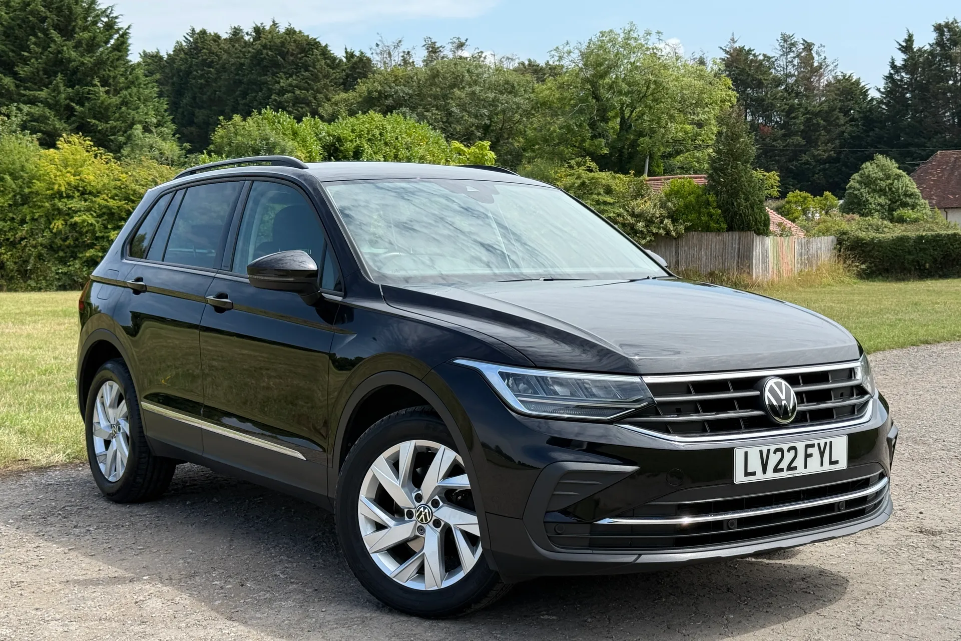 VOLKSWAGEN TIGUAN focused image