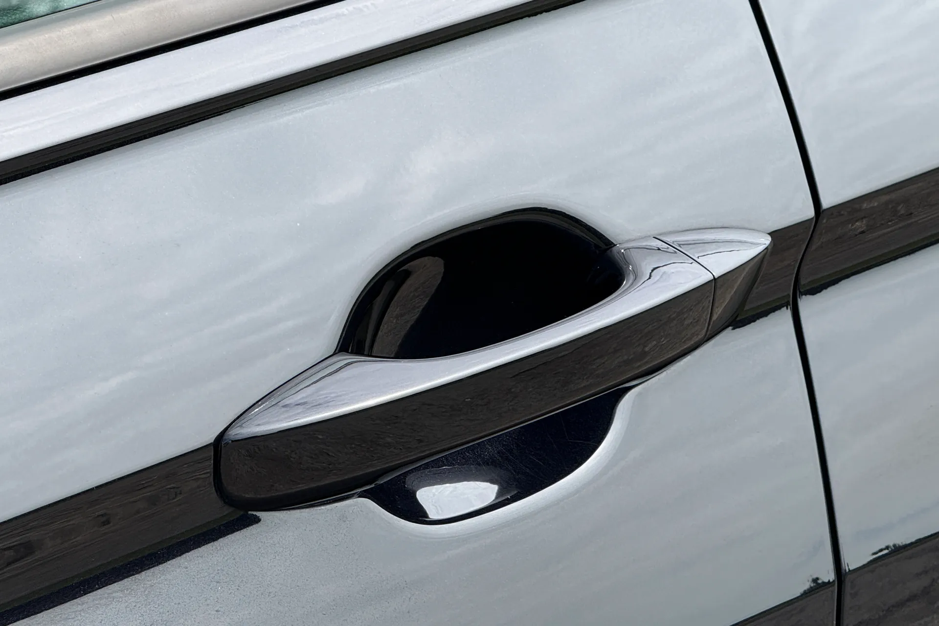 VOLKSWAGEN TIGUAN thumbnail image number 9