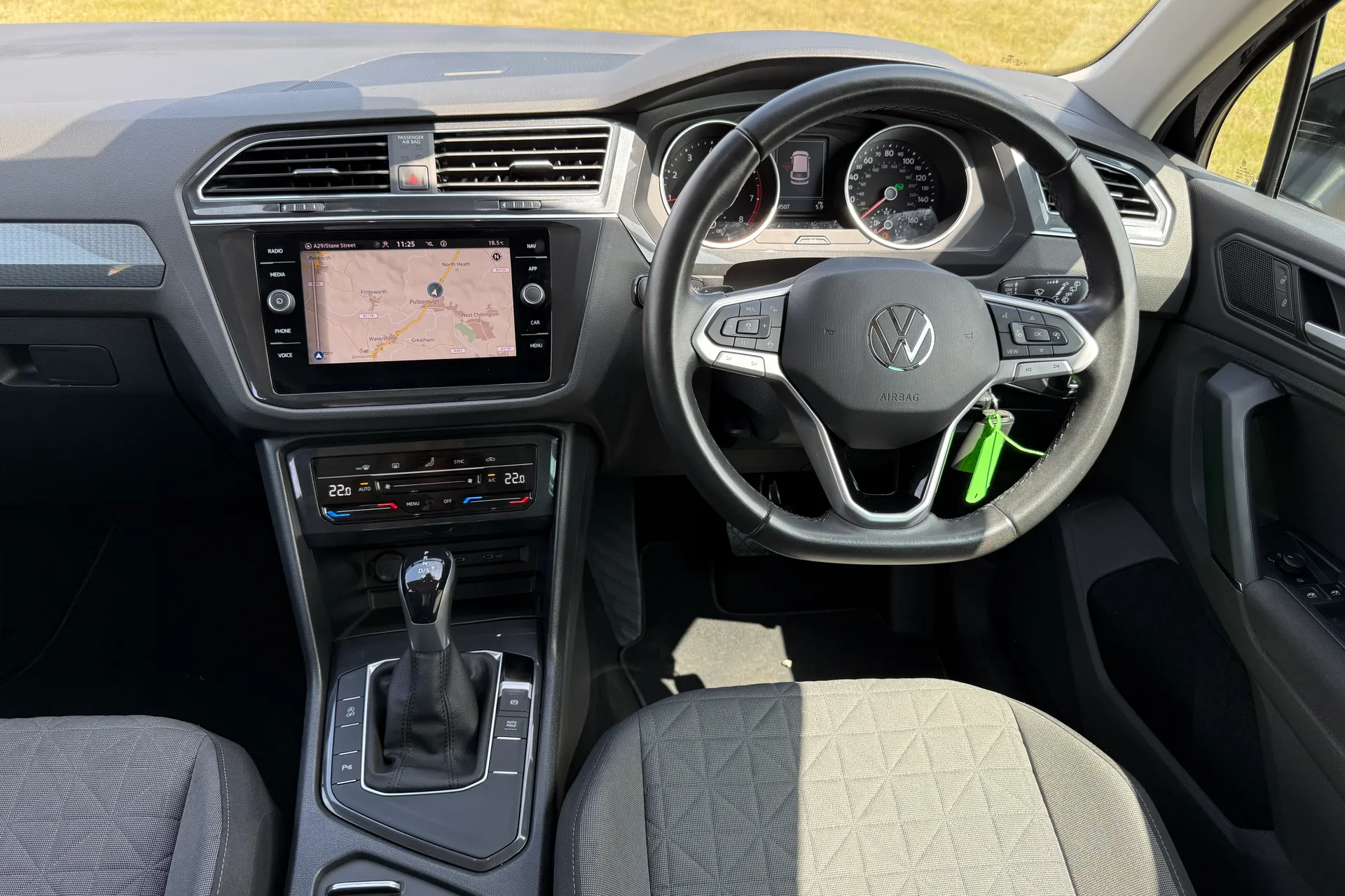 VOLKSWAGEN TIGUAN thumbnail image number 32