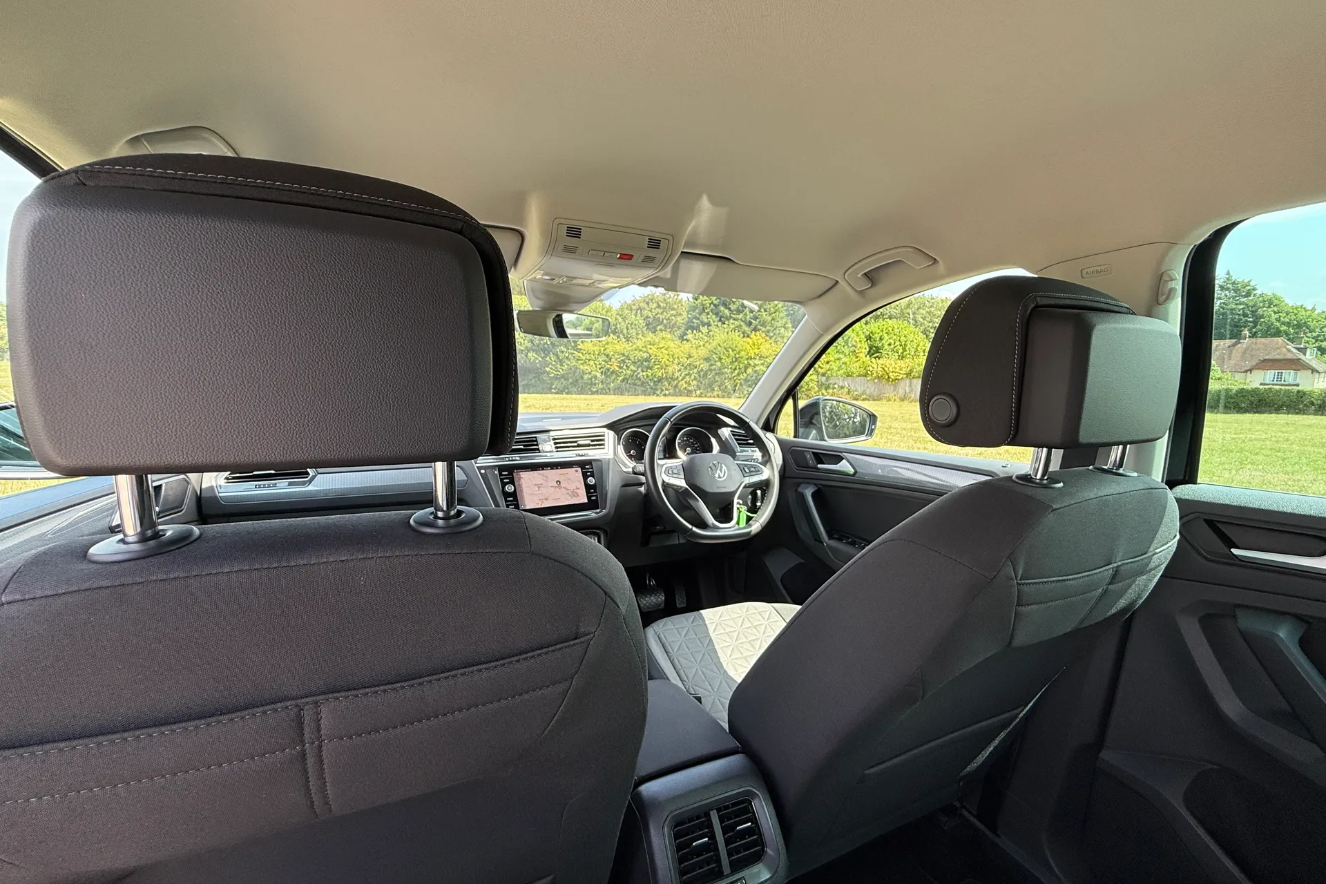 VOLKSWAGEN TIGUAN thumbnail image number 4
