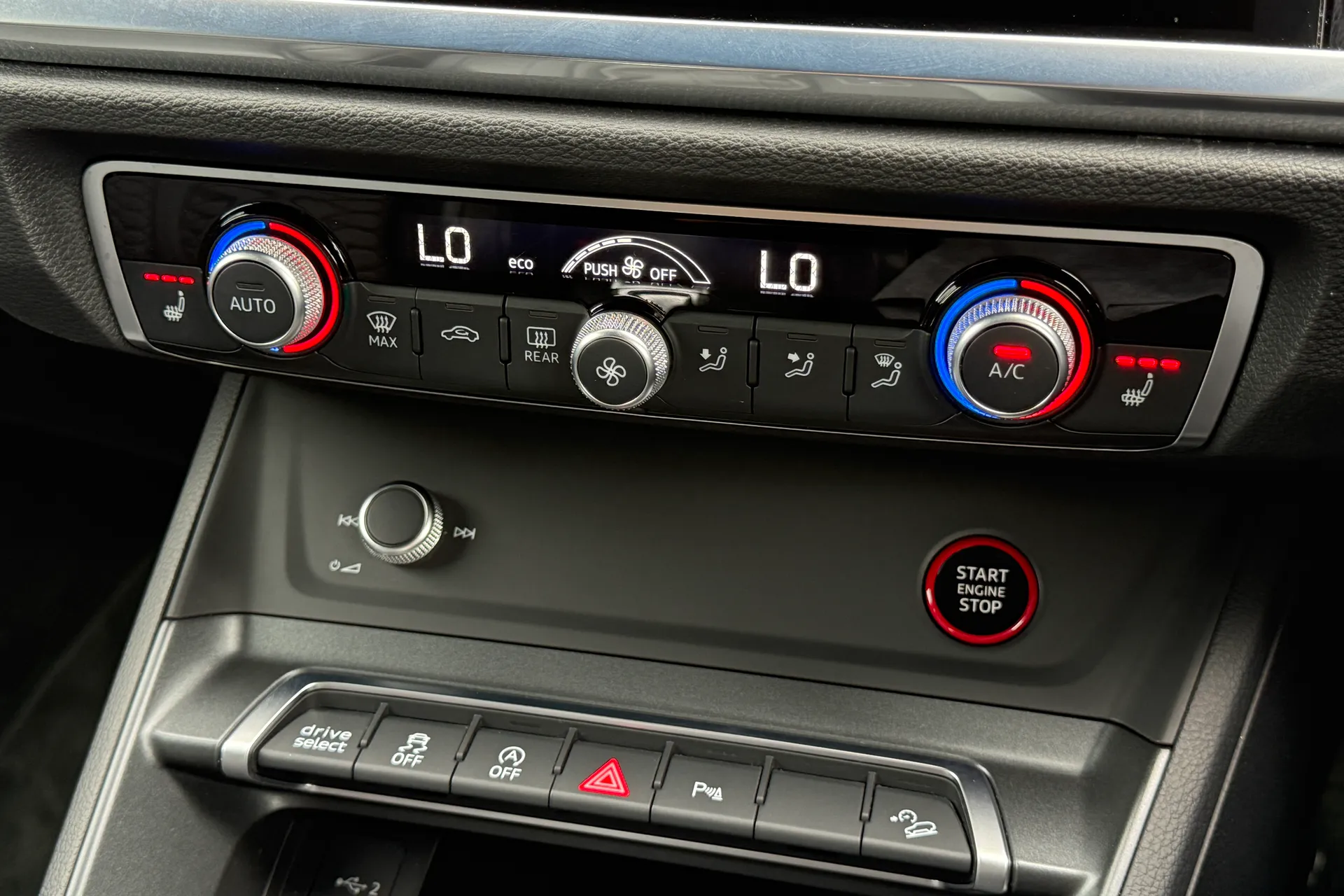 Audi RS Q3 thumbnail image number 13