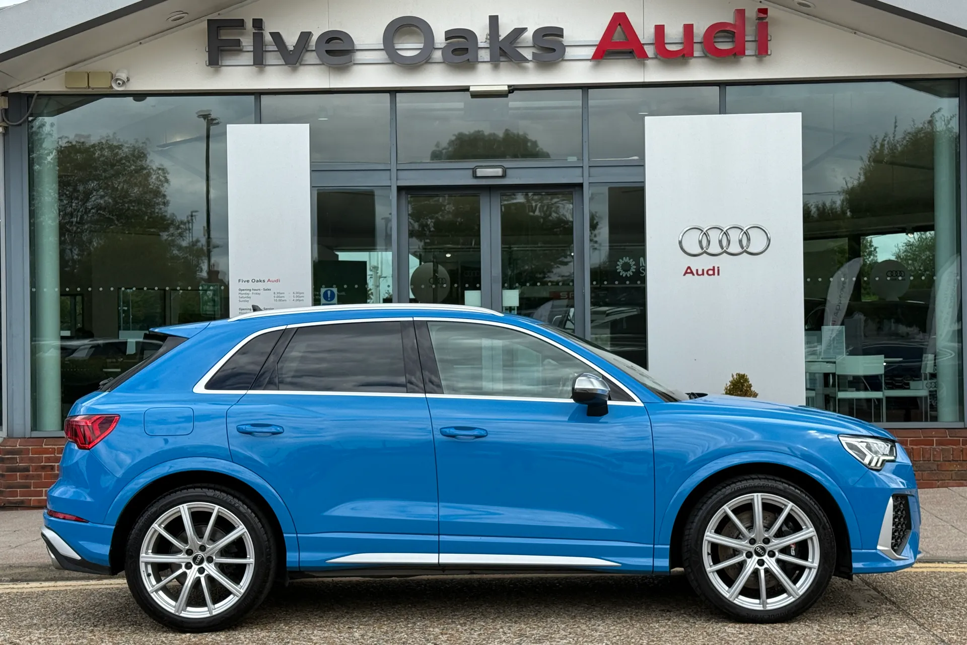 Audi RS Q3 thumbnail image number 2