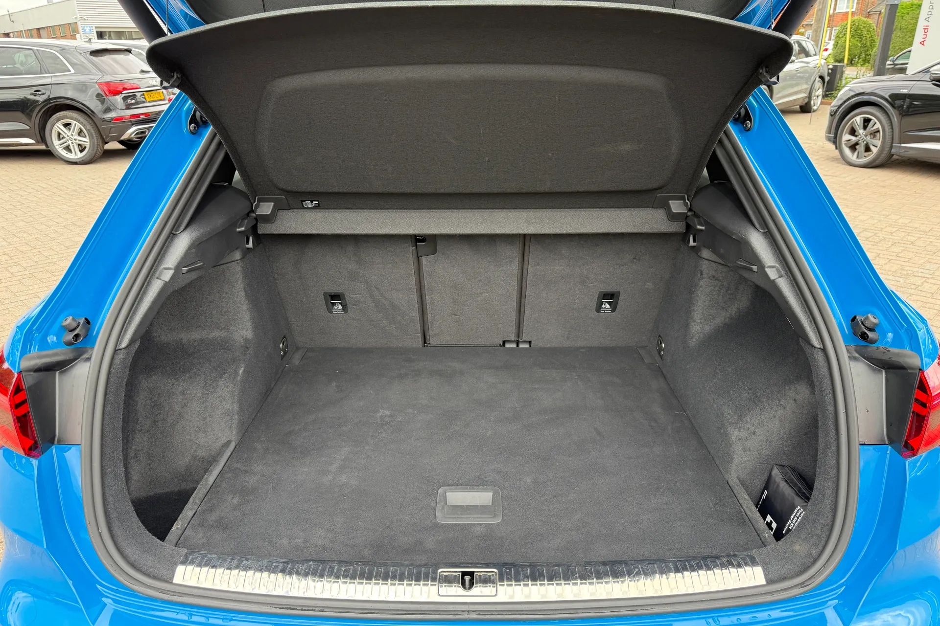 Audi RS Q3 thumbnail image number 31