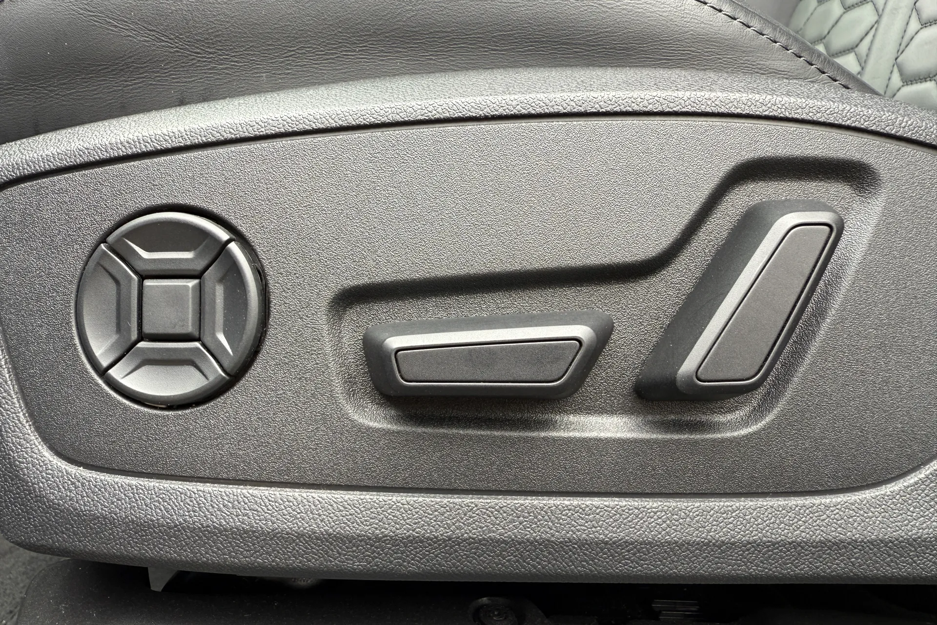 Audi RS Q3 thumbnail image number 5