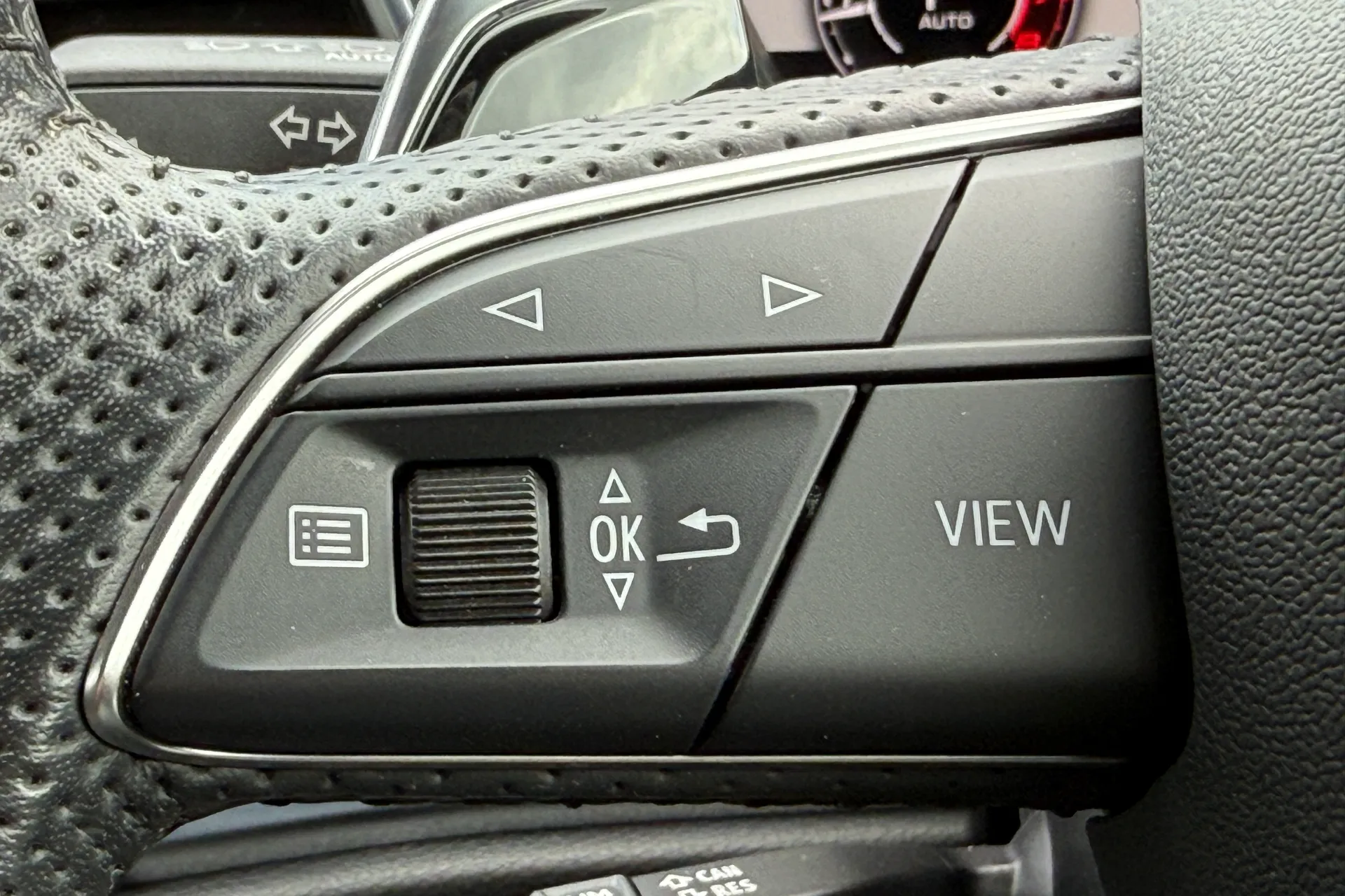 Audi RS Q3 thumbnail image number 18