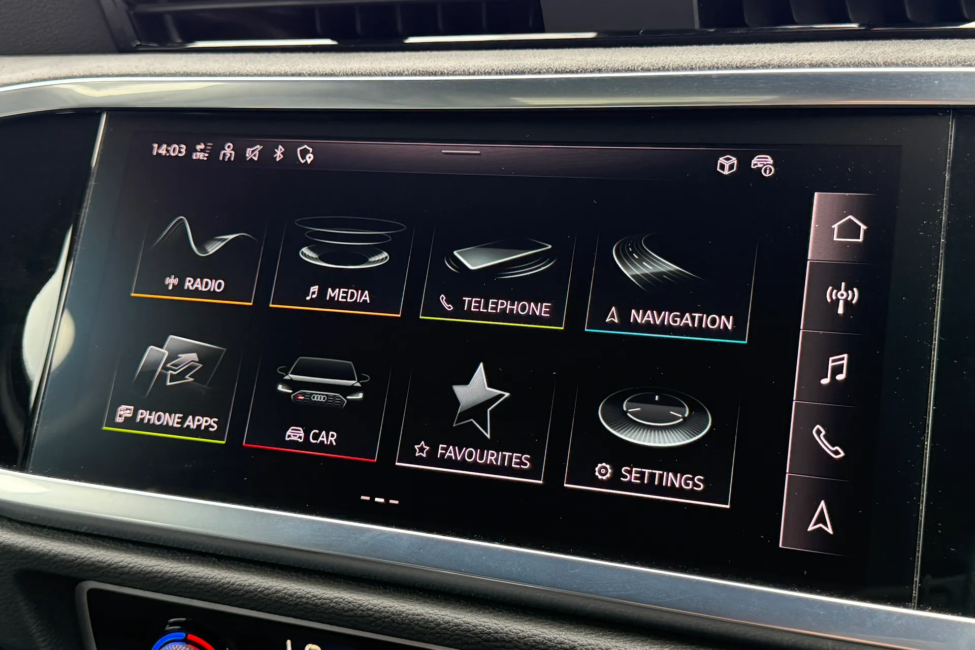 Audi RS Q3 thumbnail image number 11