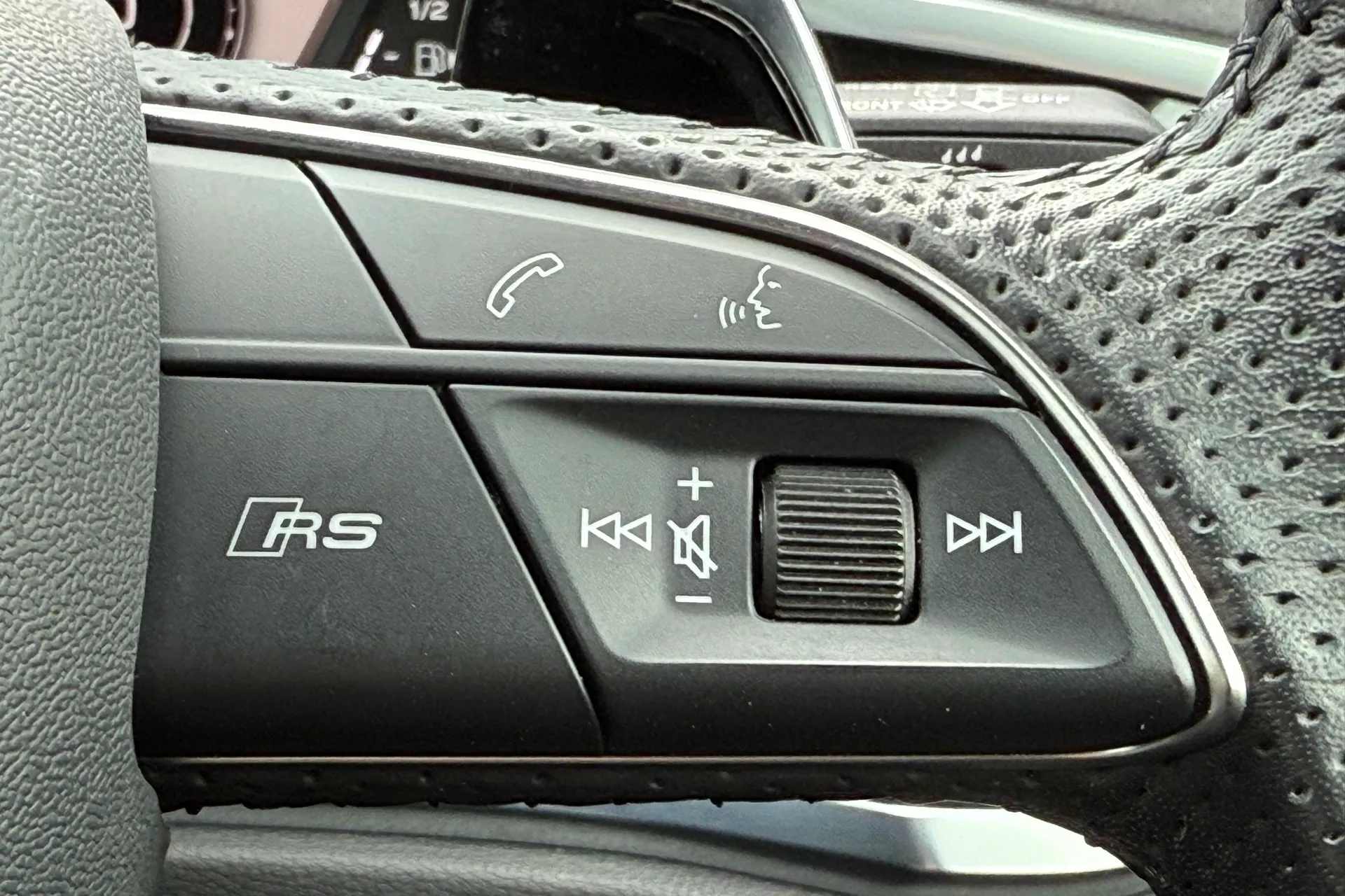 Audi RS Q3 thumbnail image number 19