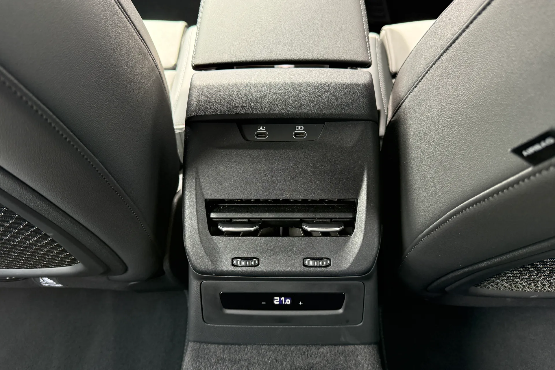 Audi A5 thumbnail image number 41