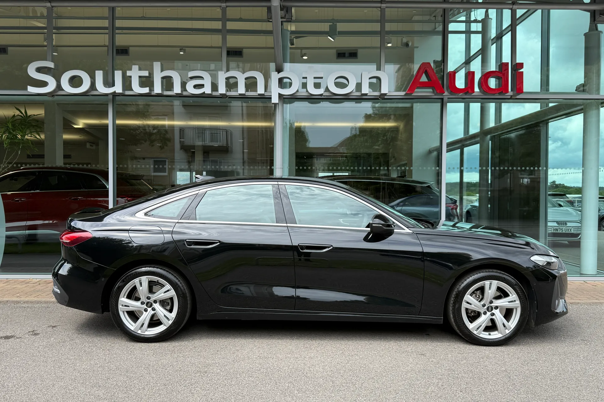 Audi A5 thumbnail image number 2