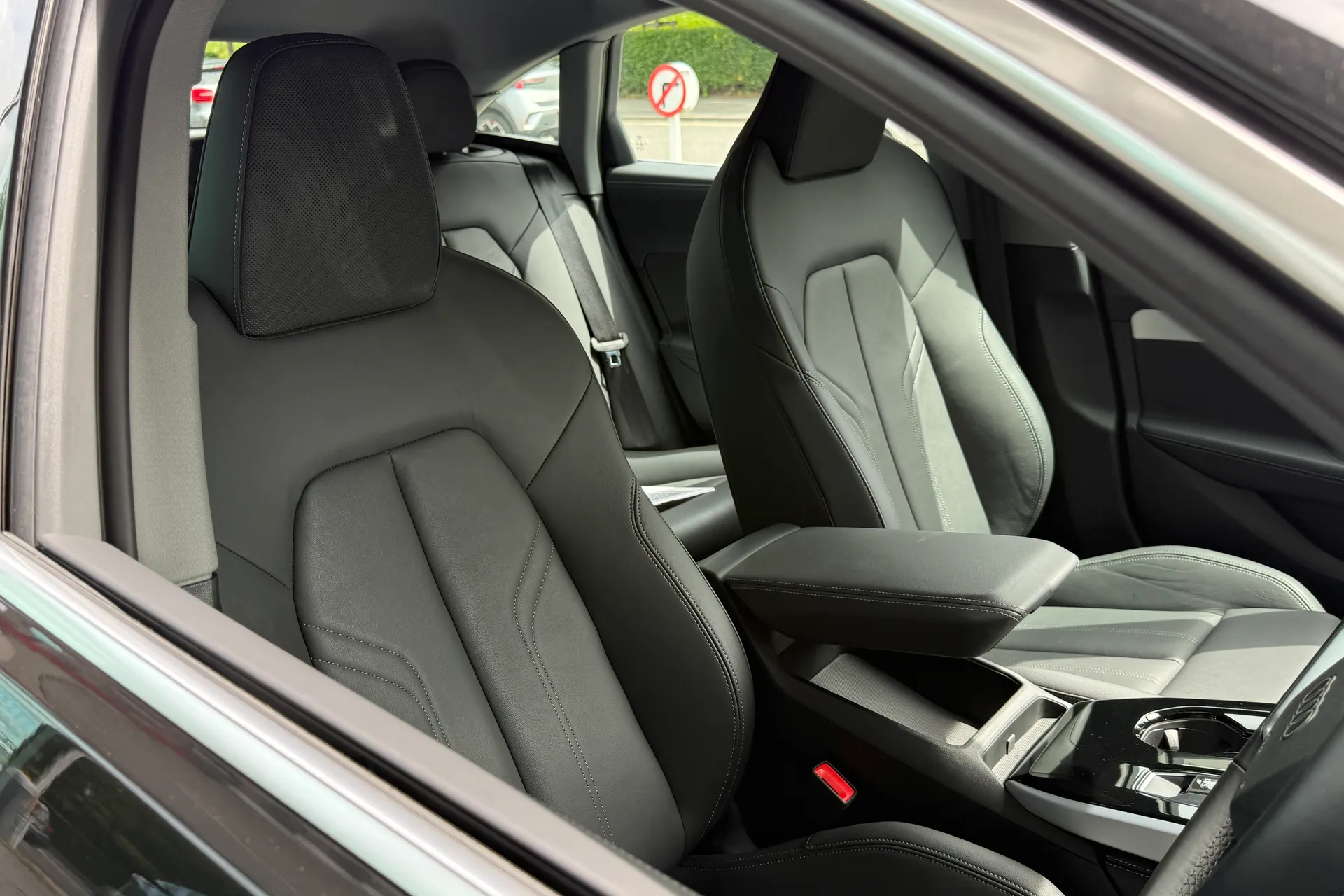 Audi A5 thumbnail image number 31