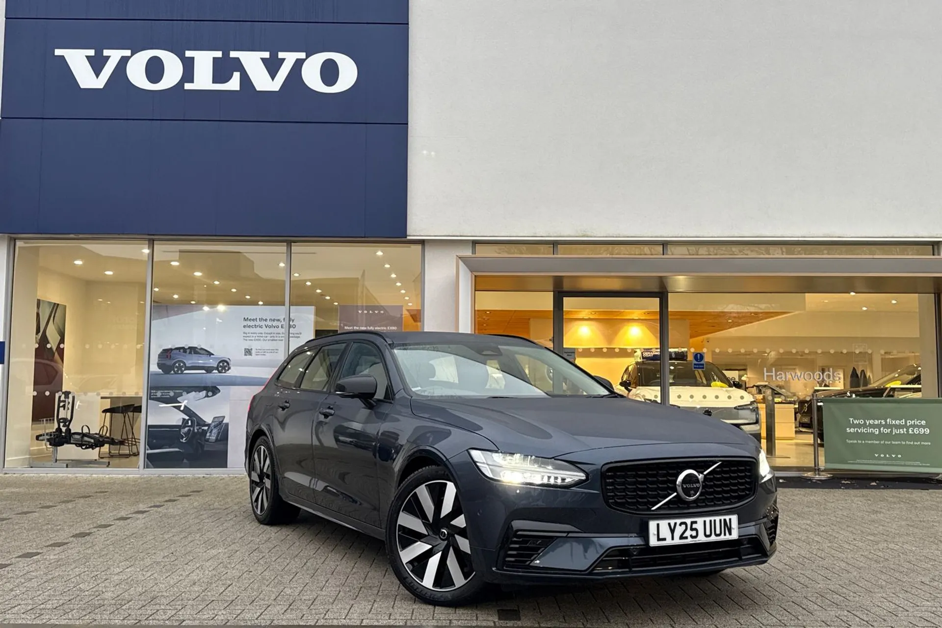 Volvo V90 focused image