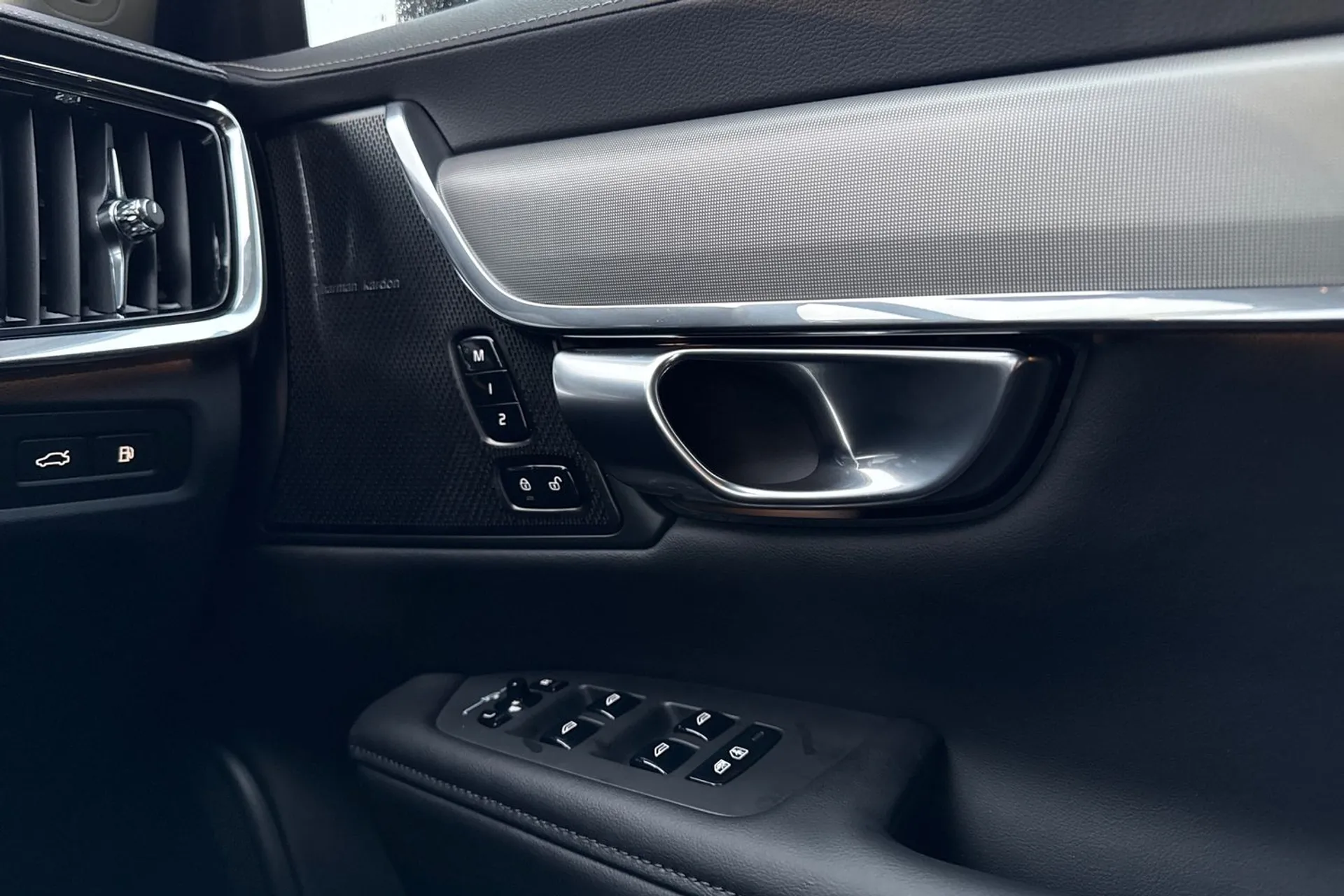 Volvo V90 thumbnail image number 44