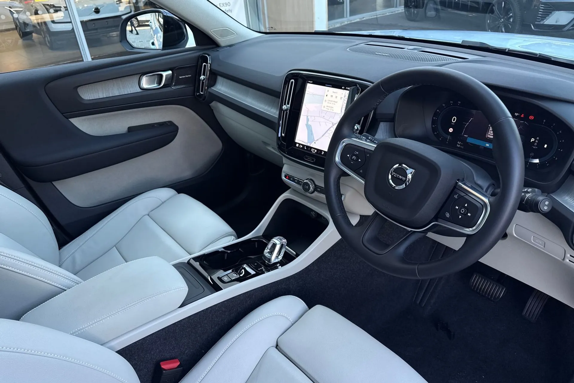 Volvo XC40 thumbnail image number 5