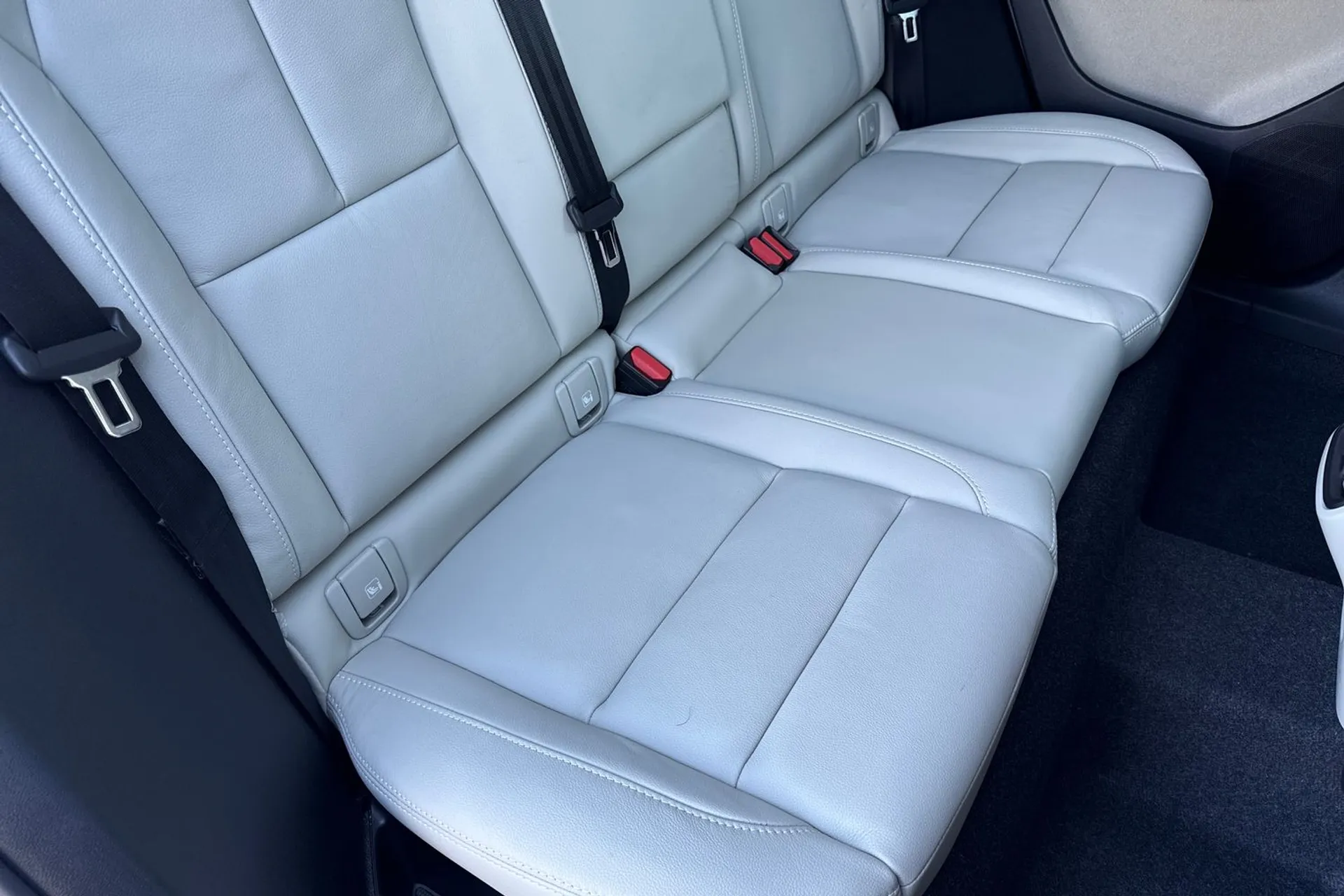 Volvo XC40 thumbnail image number 24