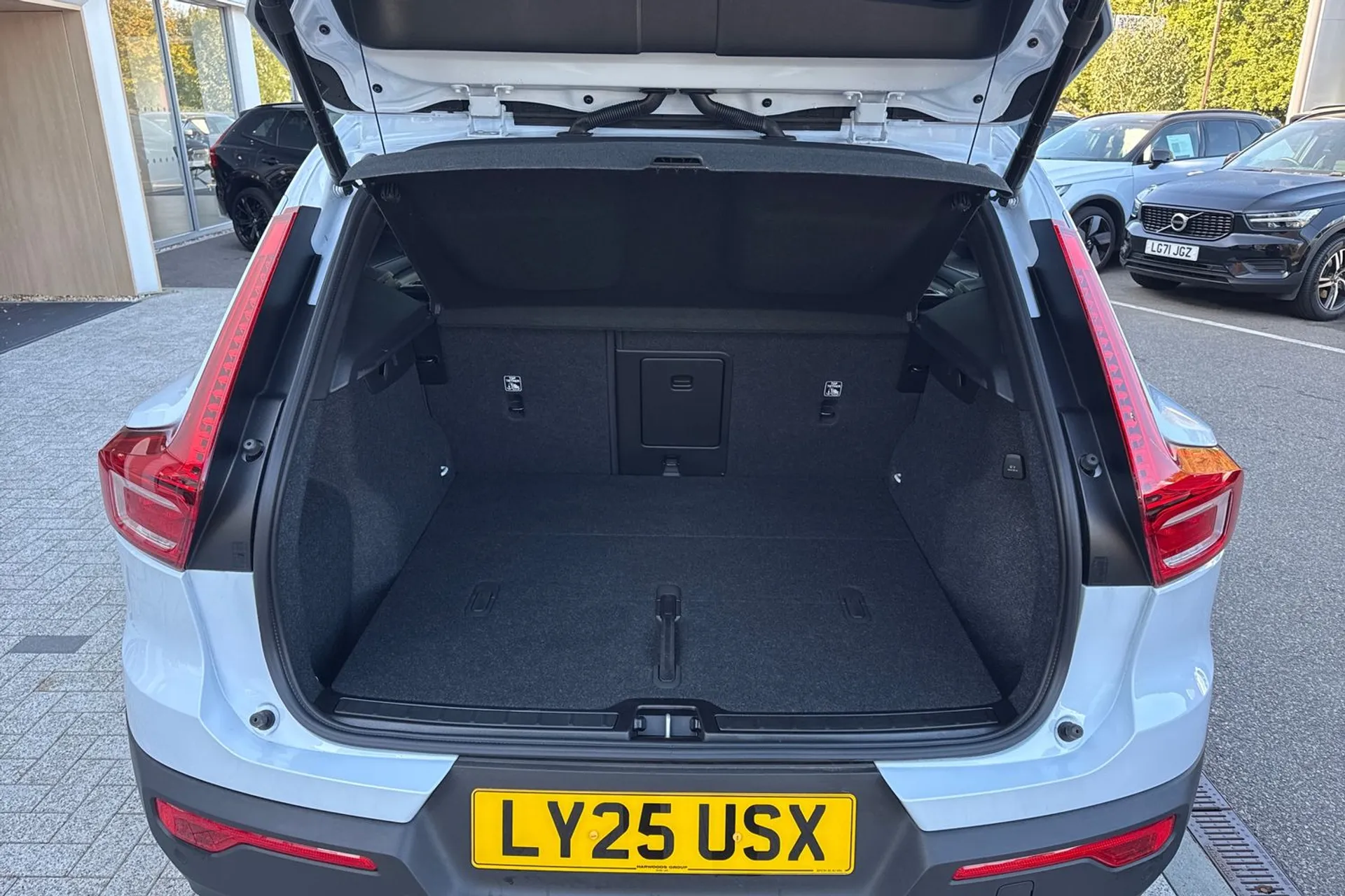 Volvo XC40 thumbnail image number 19