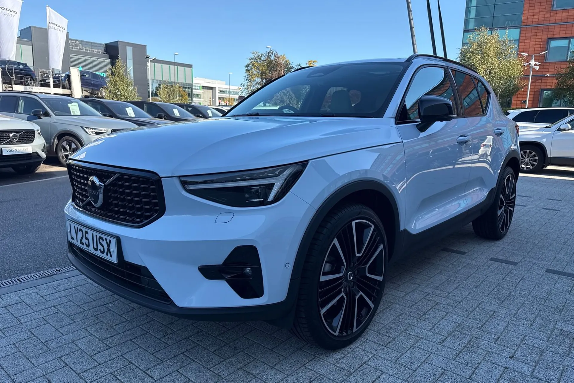 Volvo XC40 thumbnail image number 11