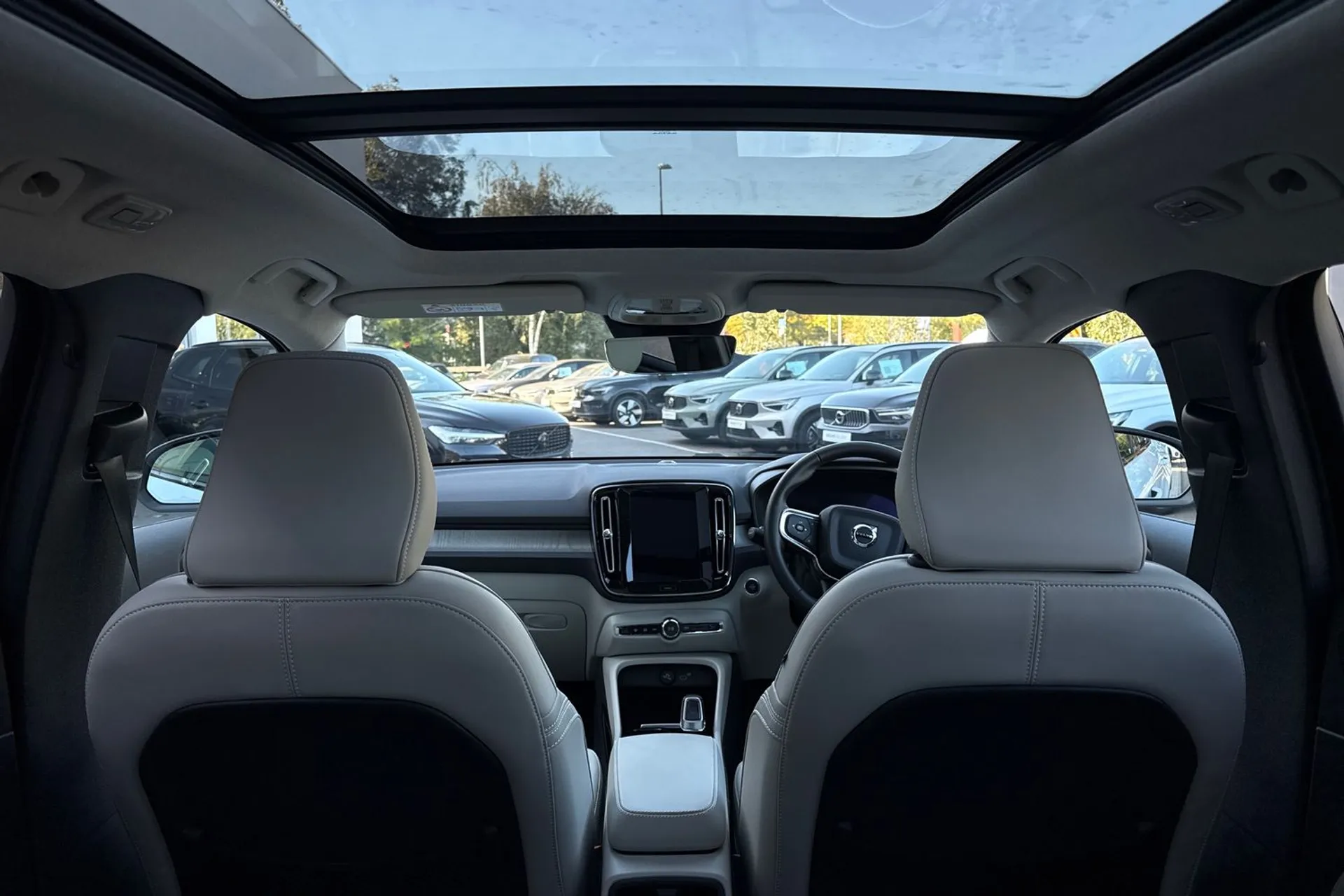 Volvo XC40 thumbnail image number 21