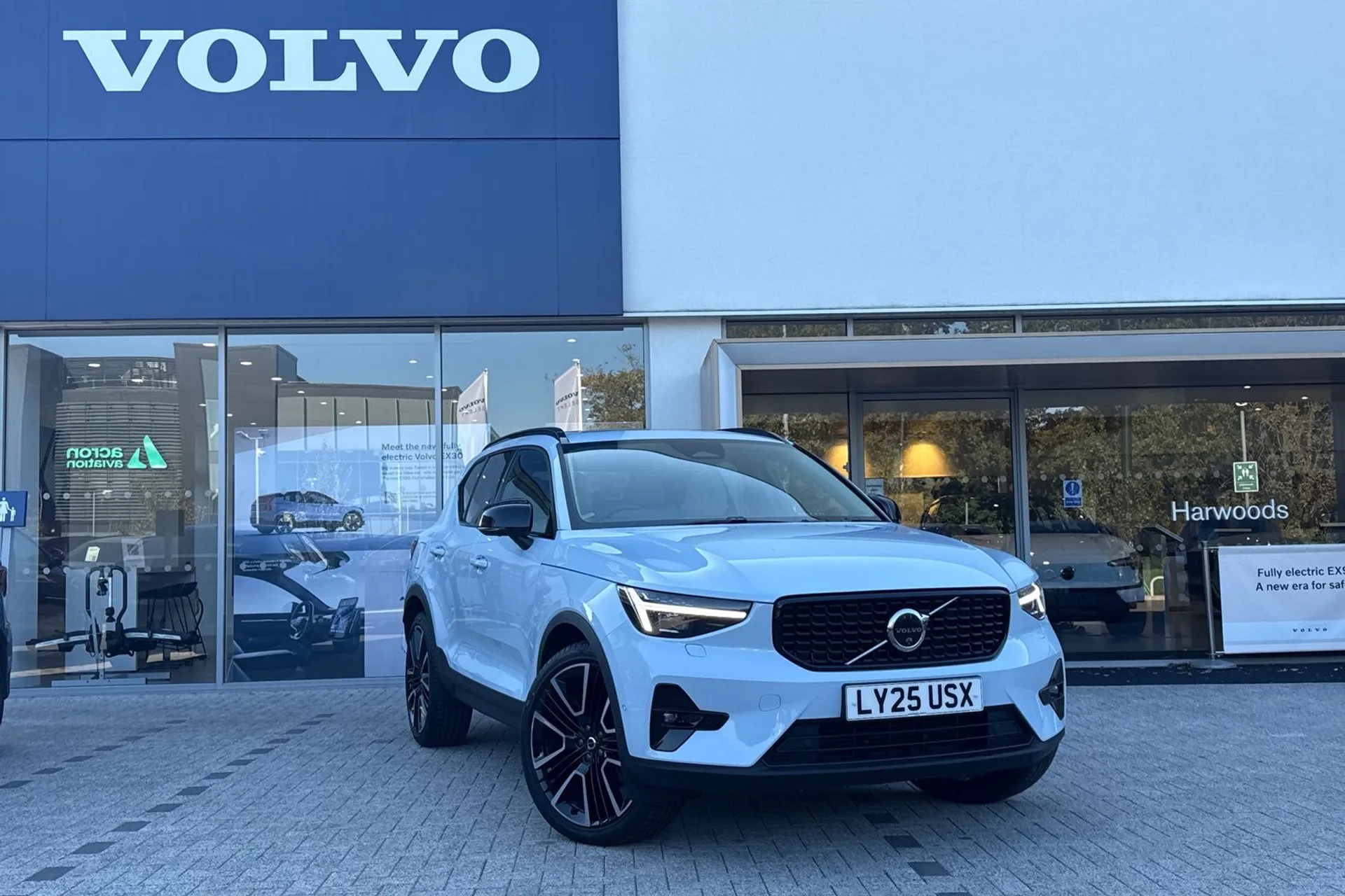Volvo XC40 focused image