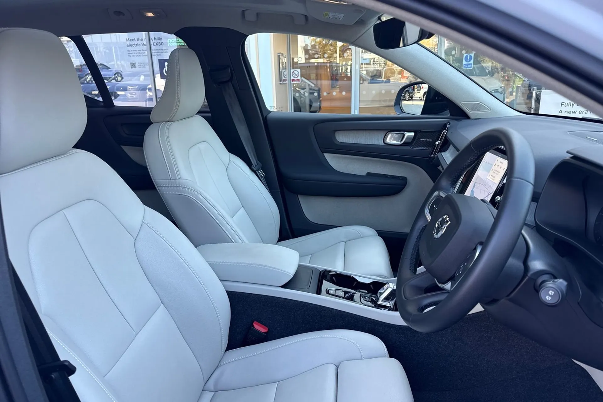 Volvo XC40 thumbnail image number 25