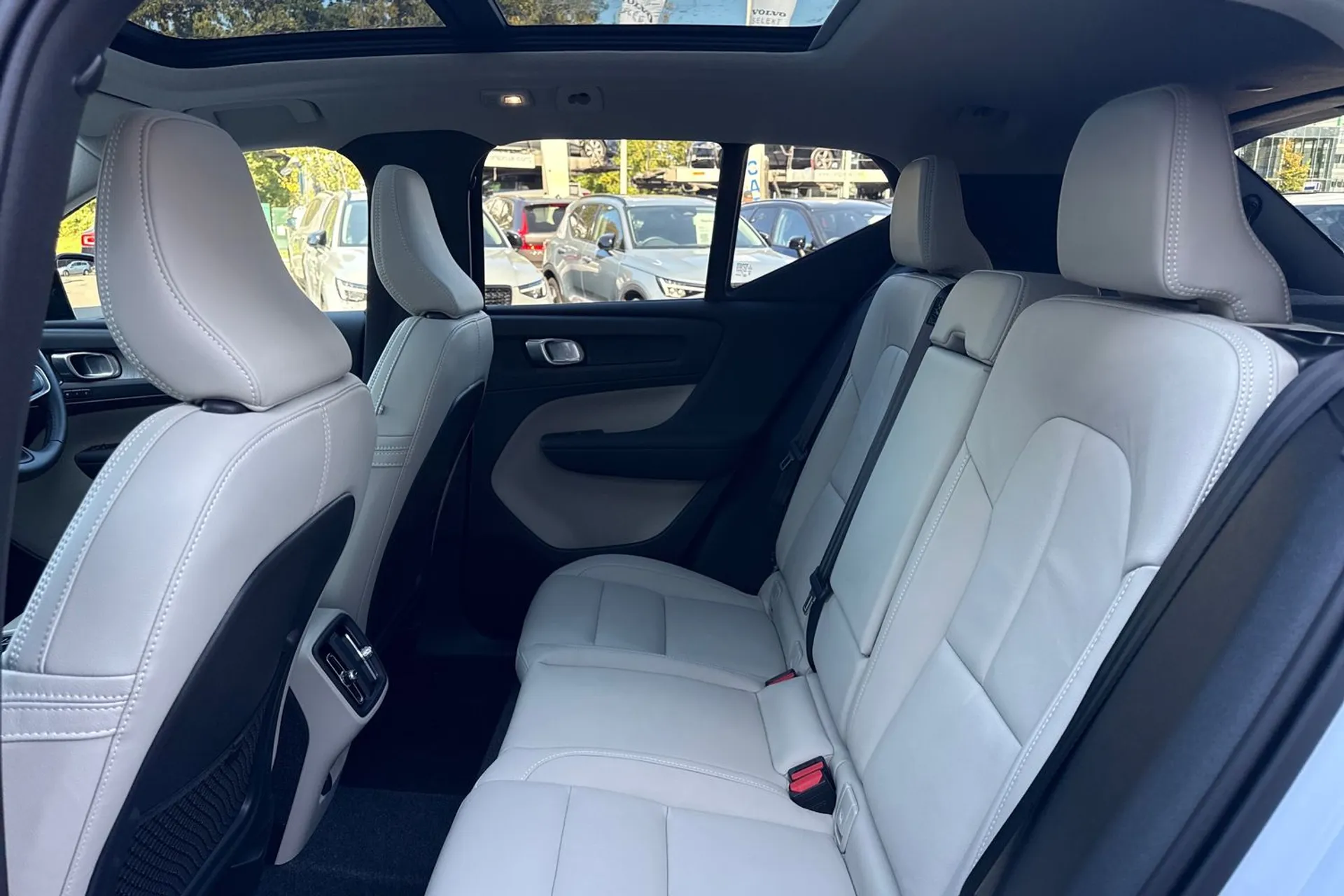 Volvo XC40 thumbnail image number 29