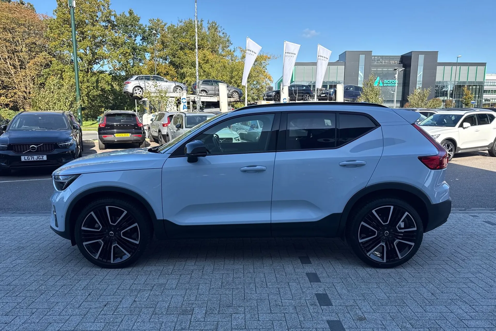 Volvo XC40 thumbnail image number 10