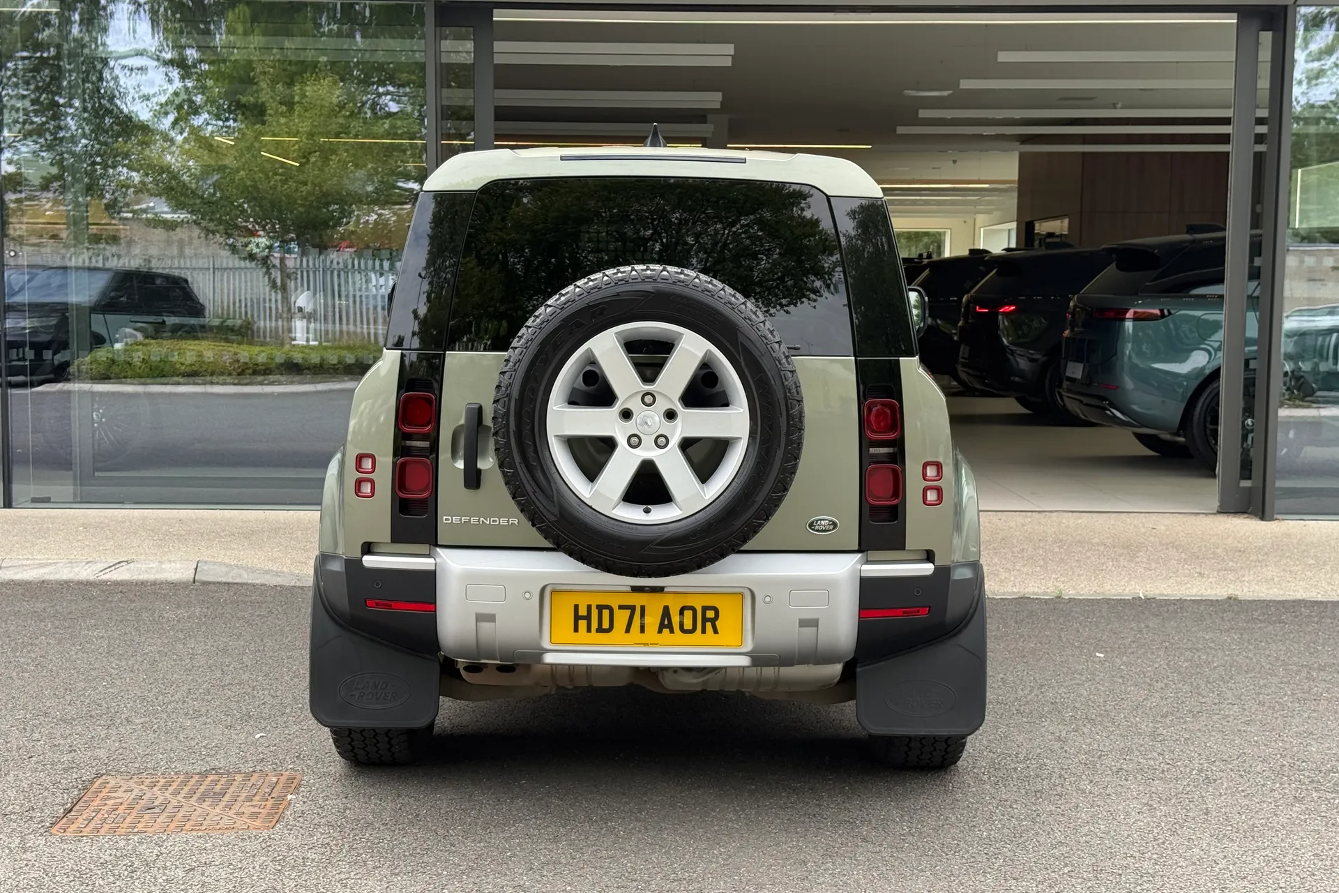 LAND ROVER DEFENDER thumbnail image number 8