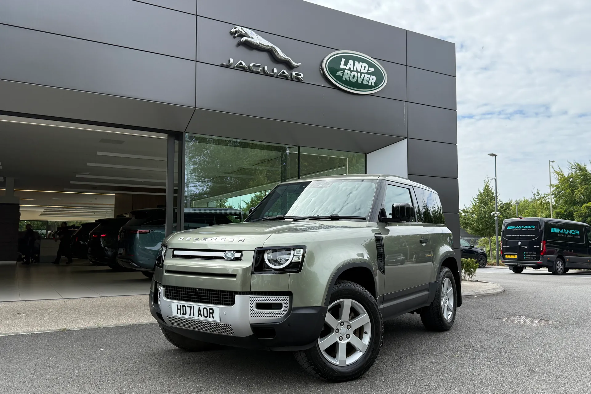 LAND ROVER DEFENDER thumbnail image number 25