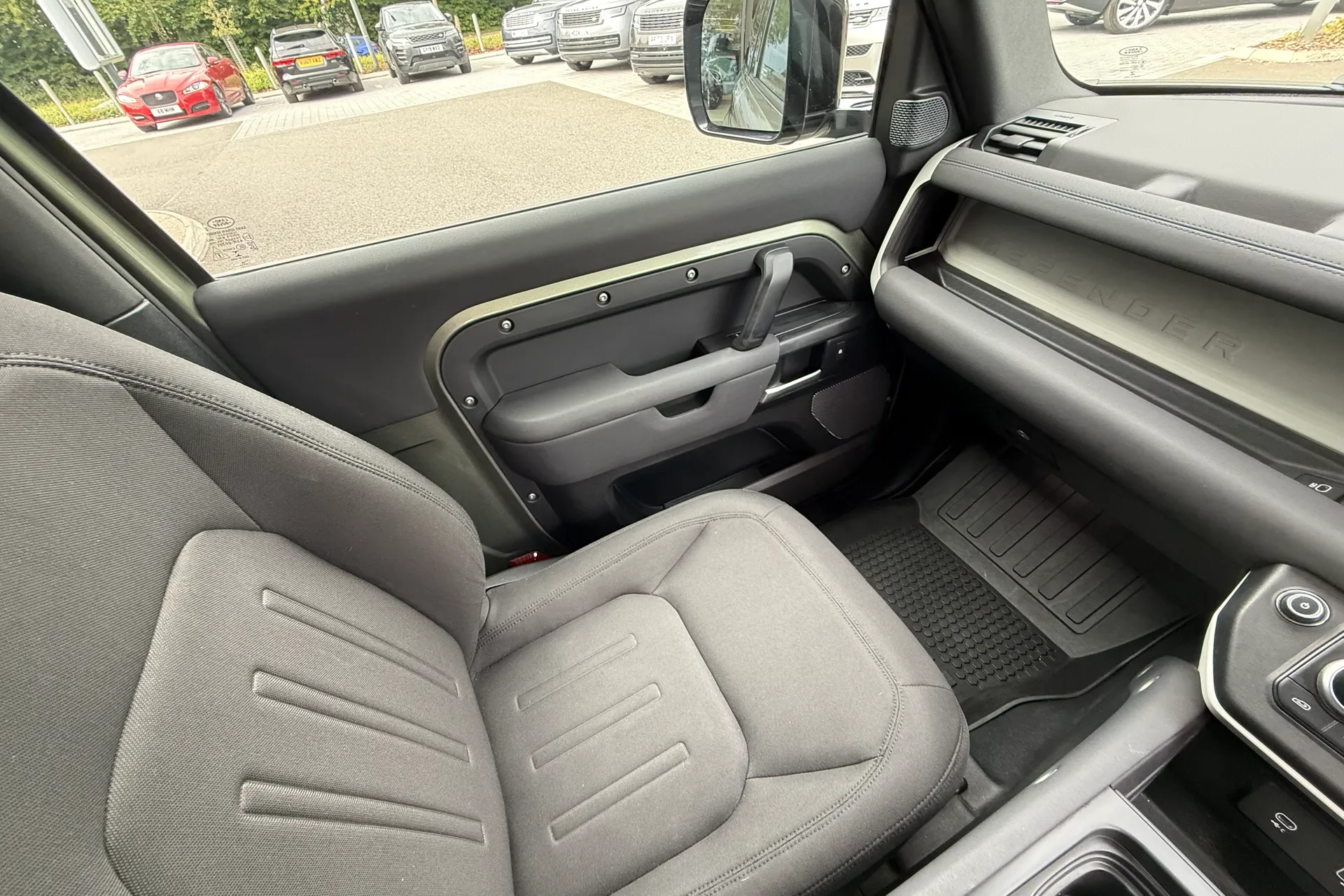 LAND ROVER DEFENDER thumbnail image number 9