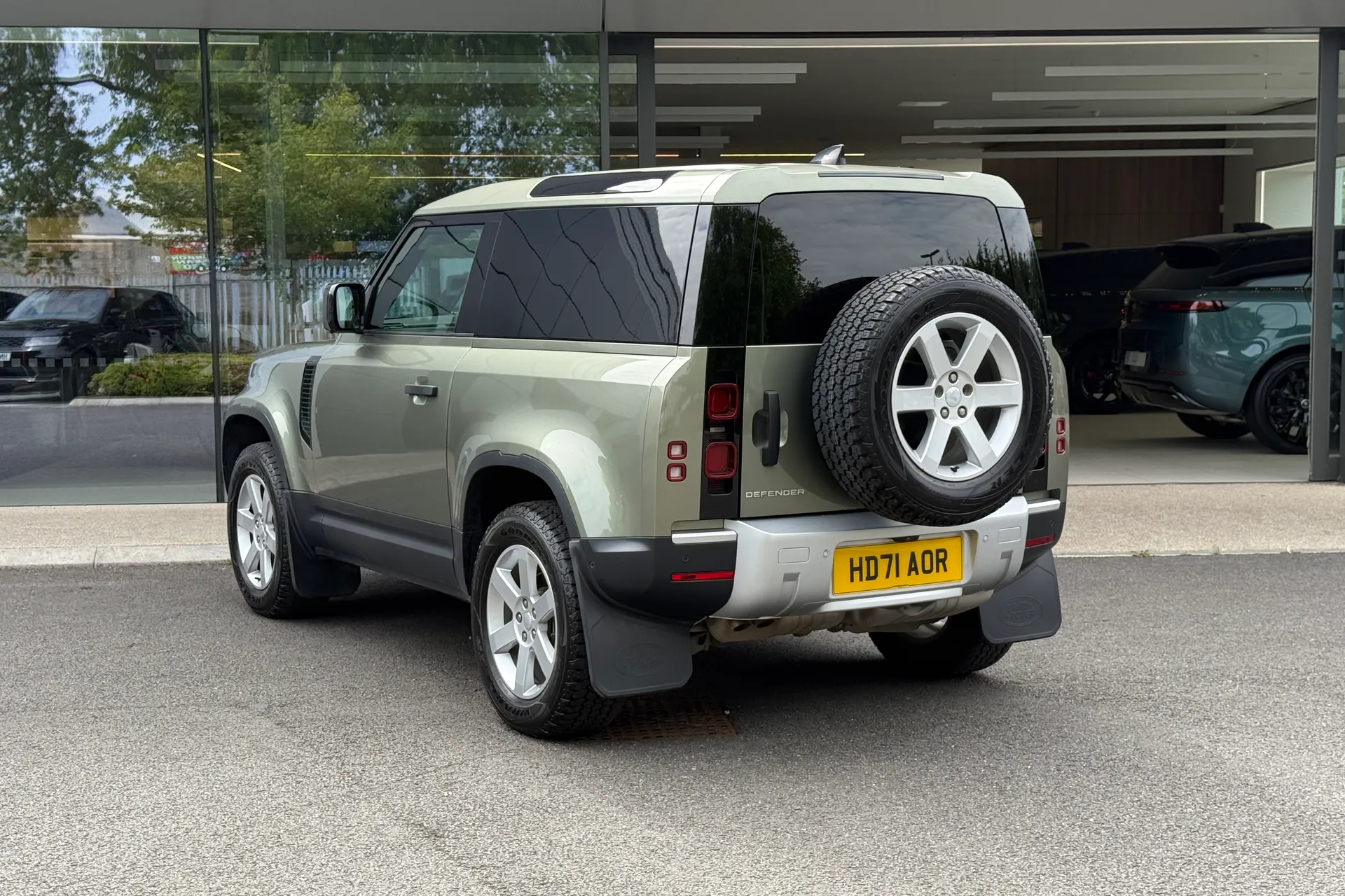 LAND ROVER DEFENDER thumbnail image number 49