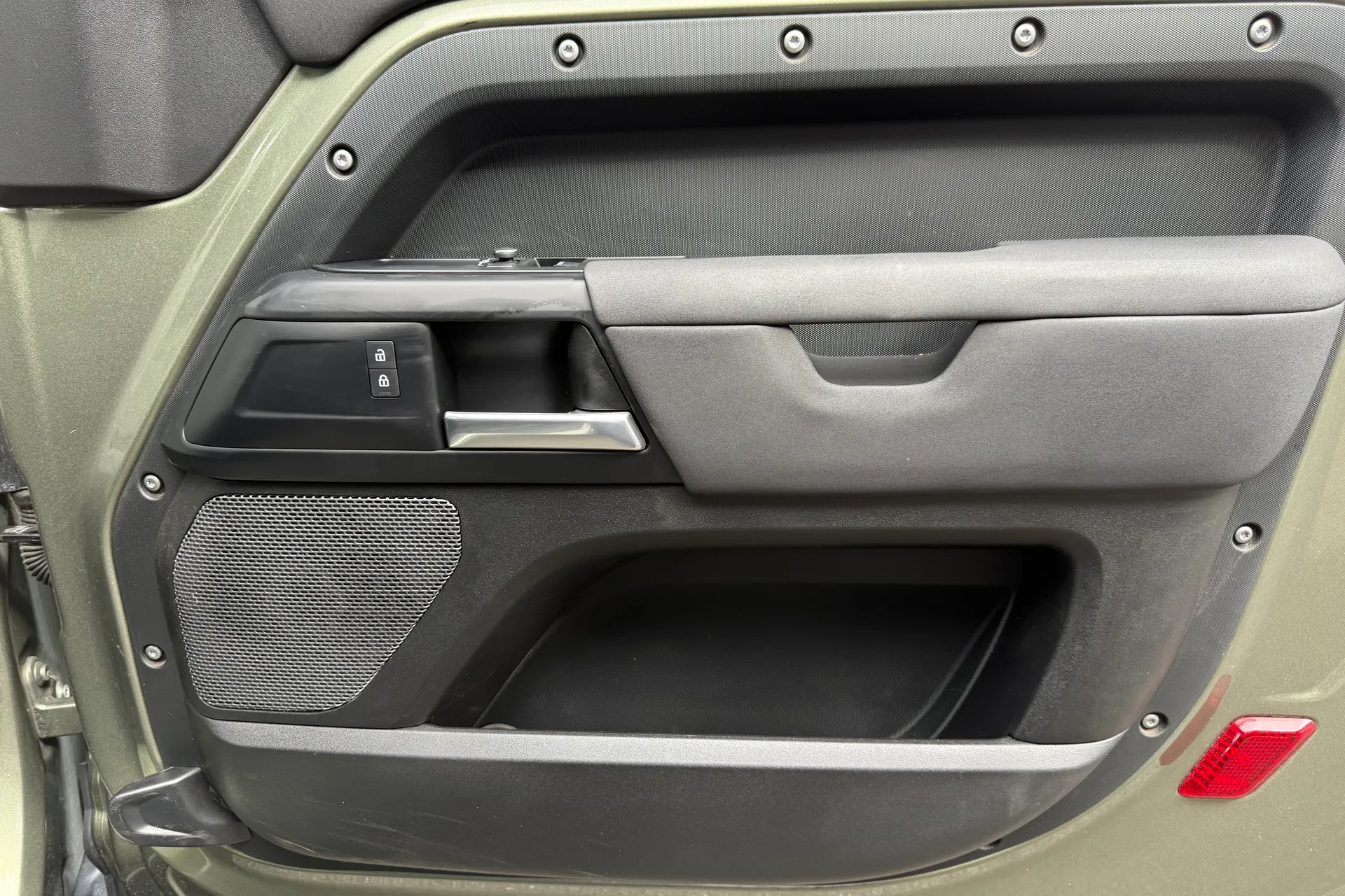 LAND ROVER DEFENDER thumbnail image number 41