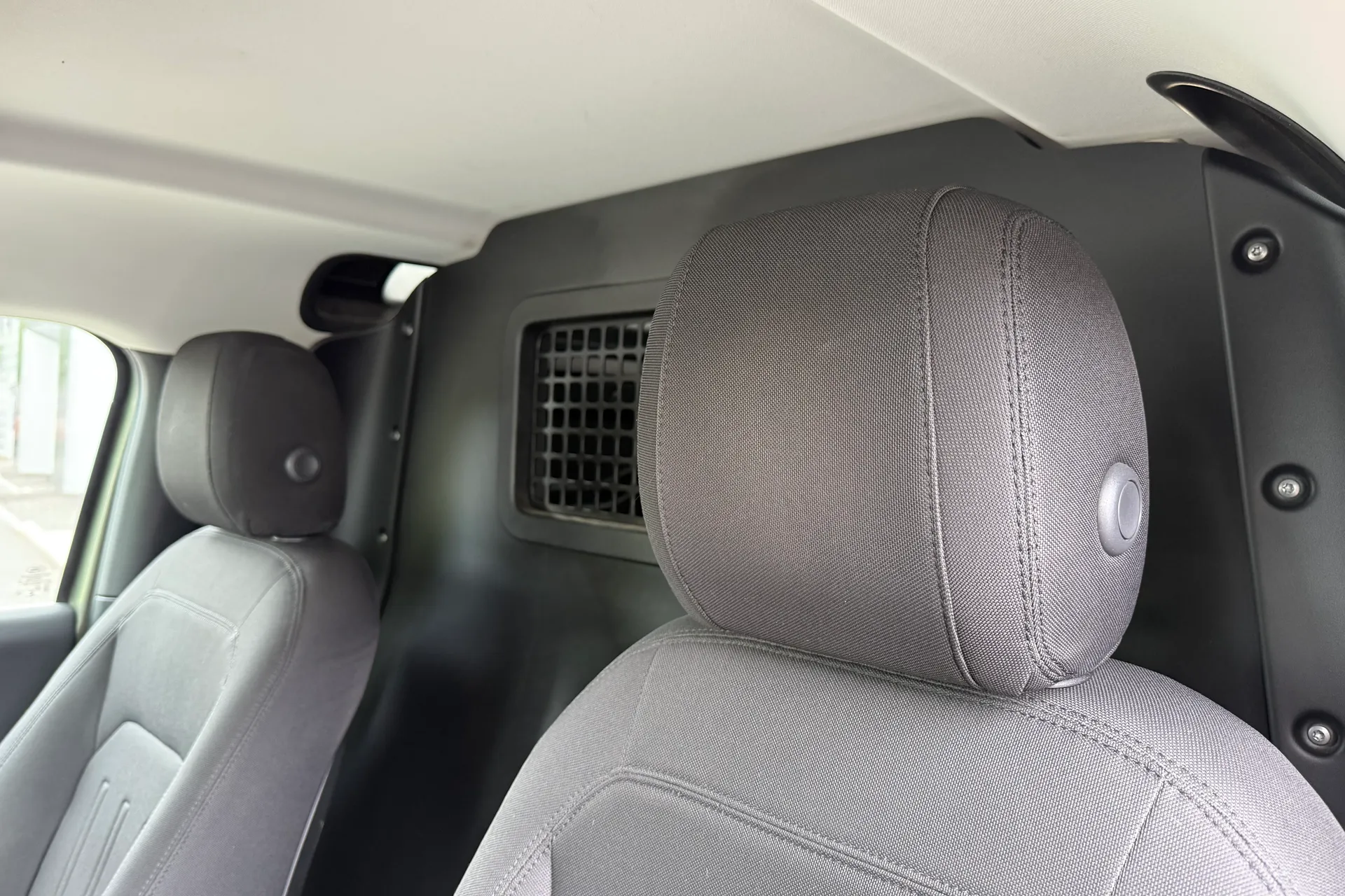 LAND ROVER DEFENDER thumbnail image number 40