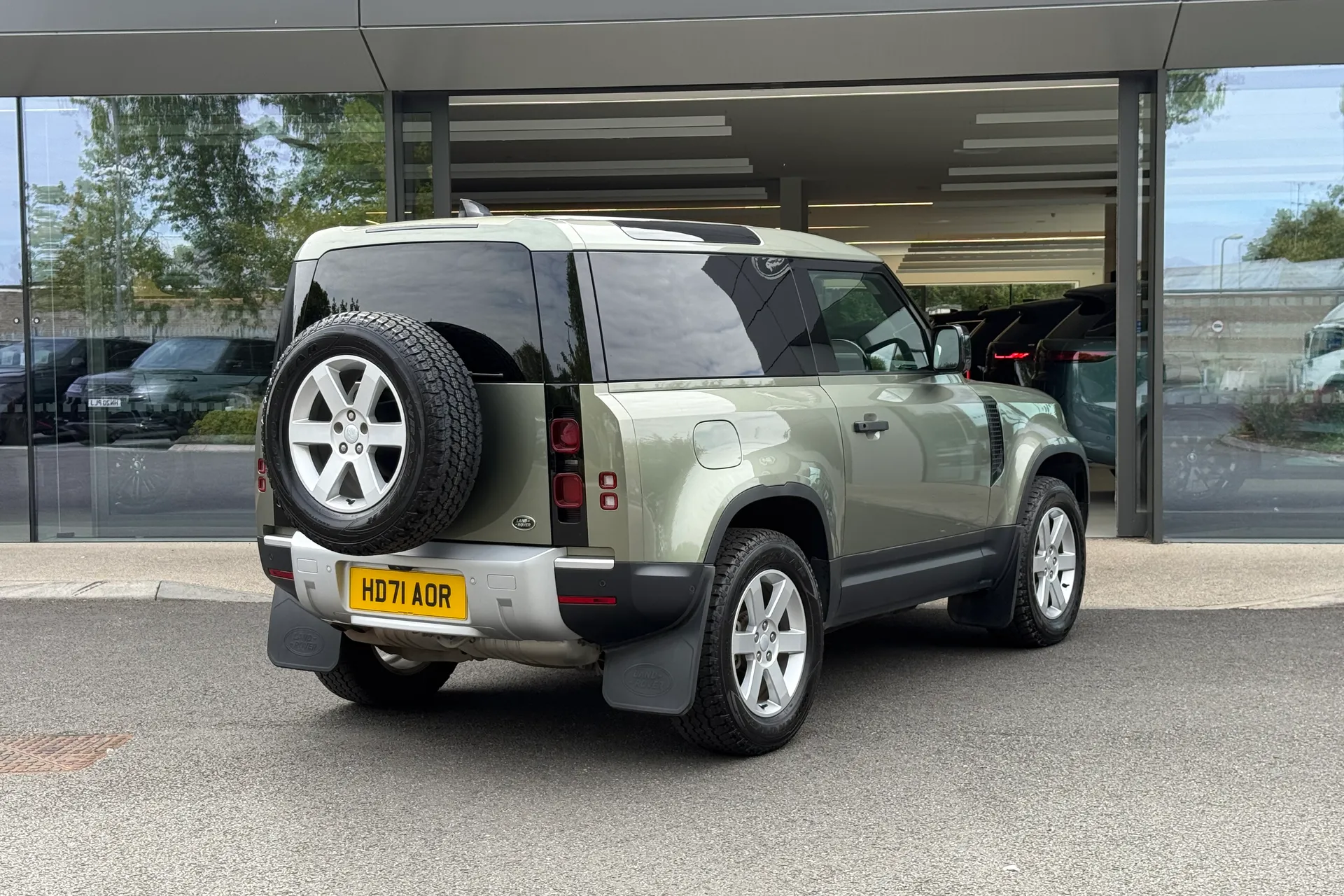 LAND ROVER DEFENDER thumbnail image number 7