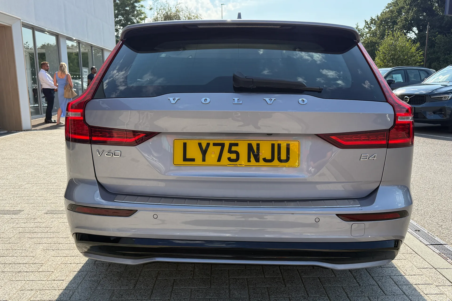 Volvo V60 thumbnail image number 9