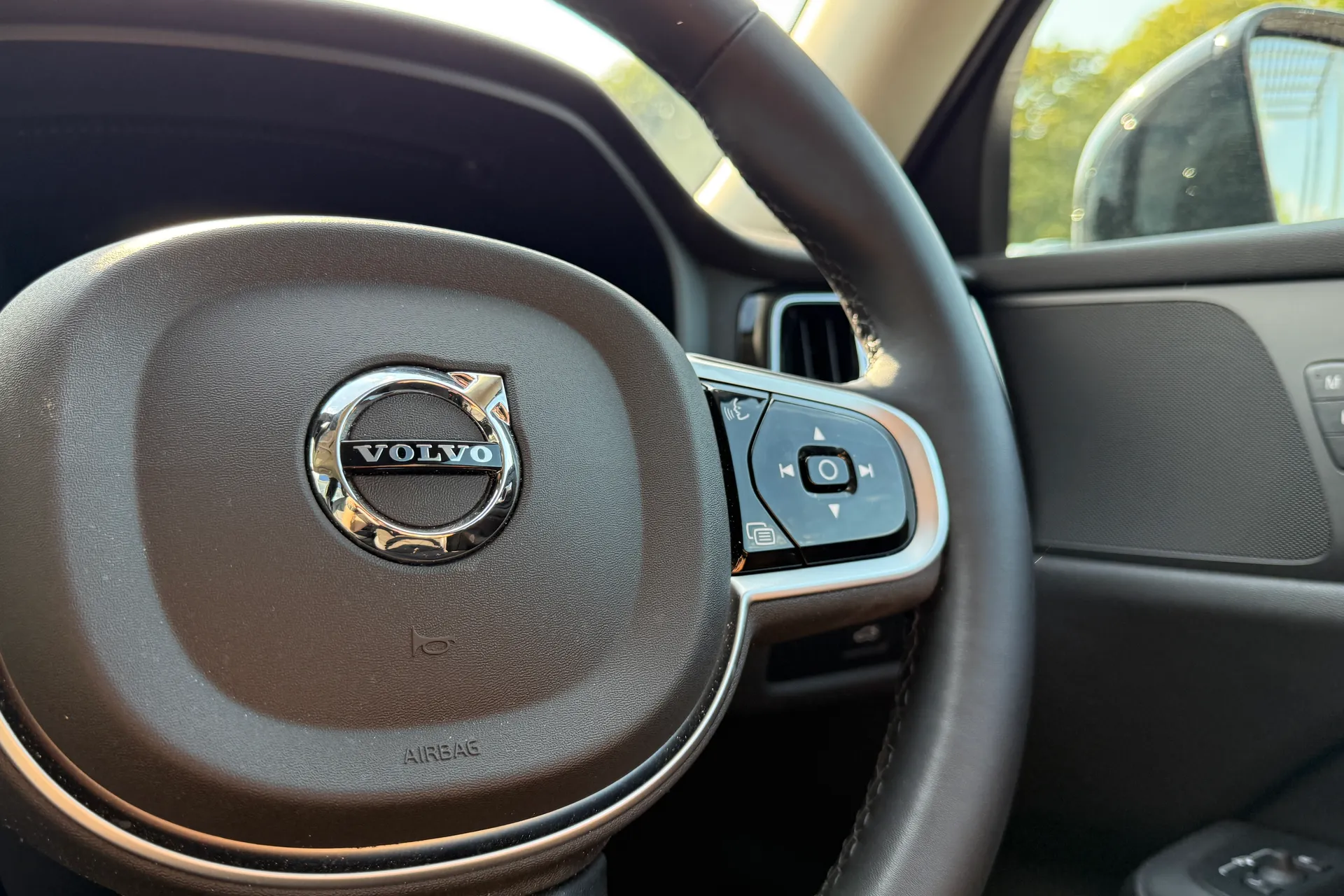 Volvo V60 thumbnail image number 36