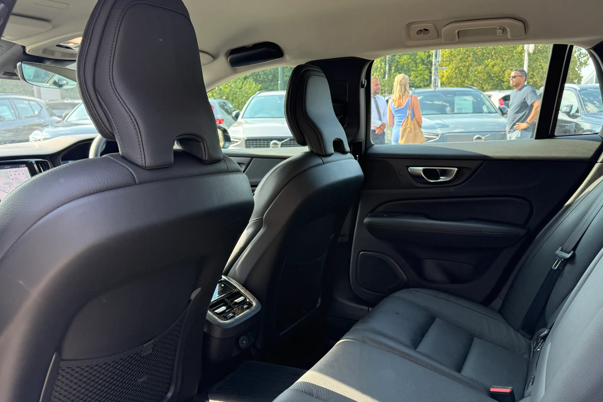 Volvo V60 thumbnail image number 29