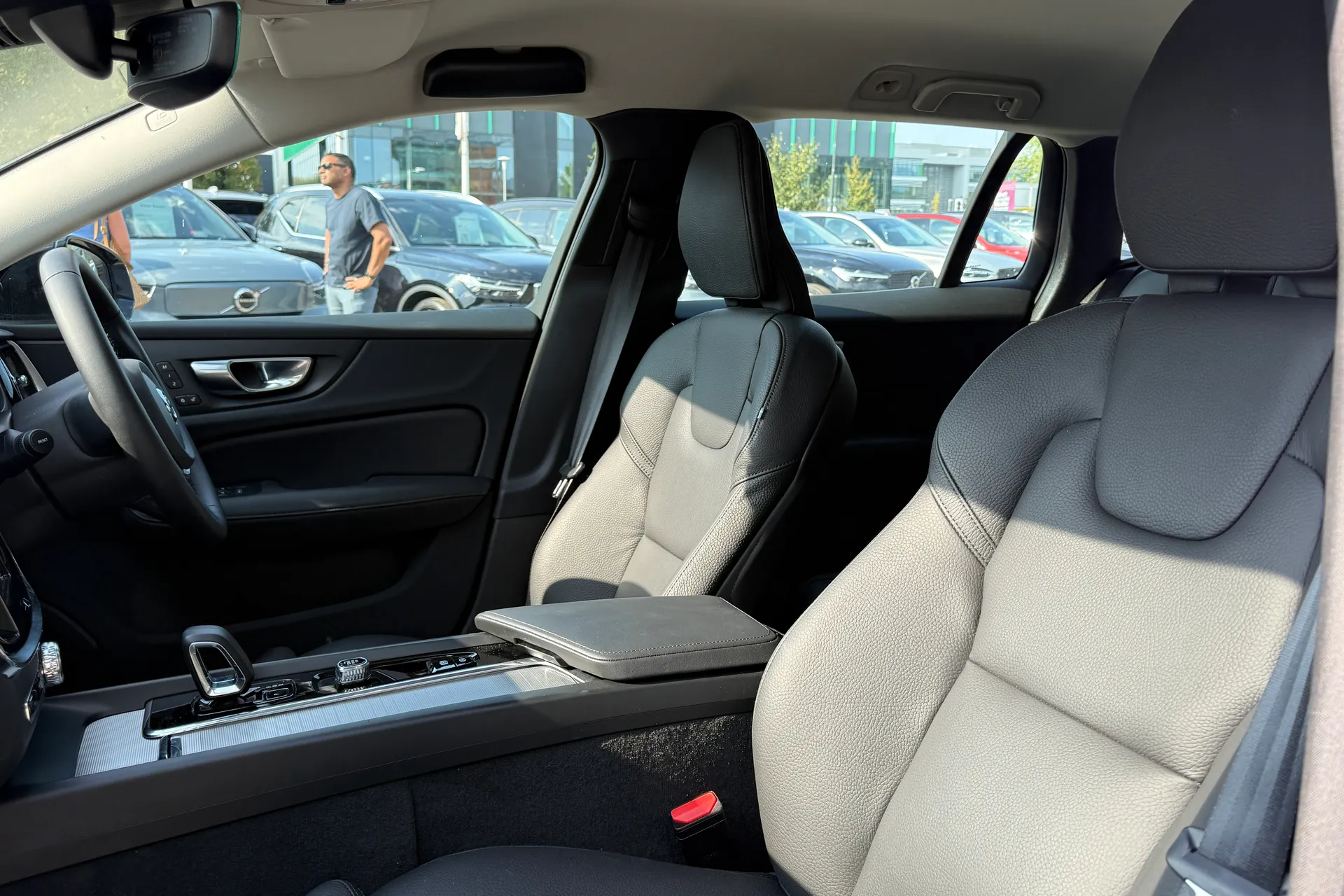 Volvo V60 thumbnail image number 28