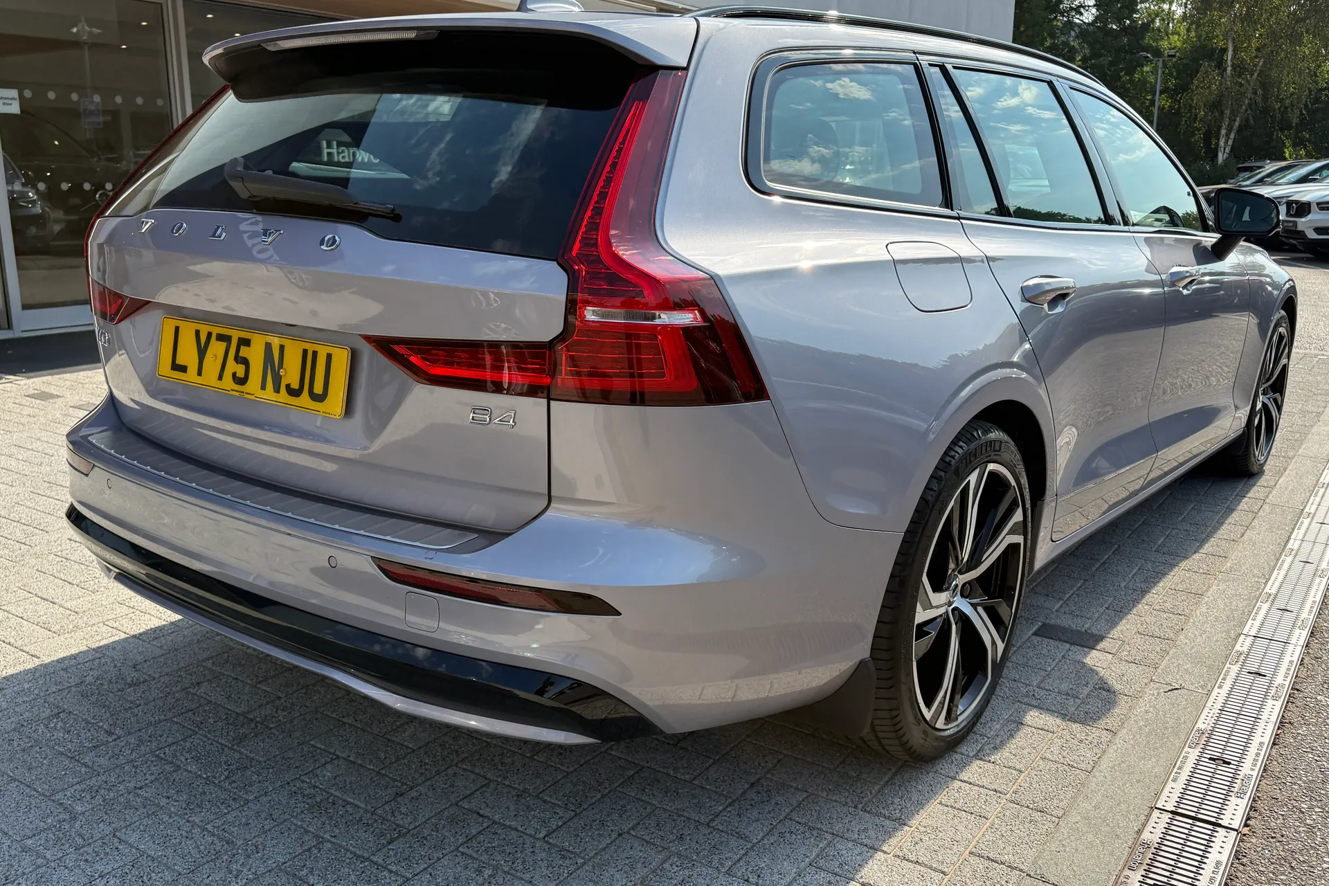 Volvo V60 thumbnail image number 8