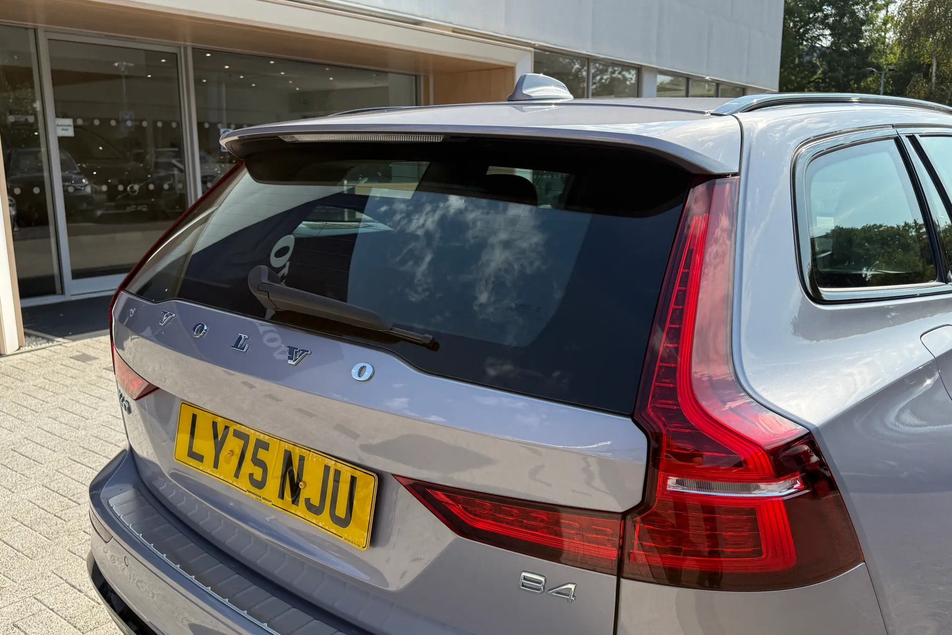 Volvo V60 thumbnail image number 18