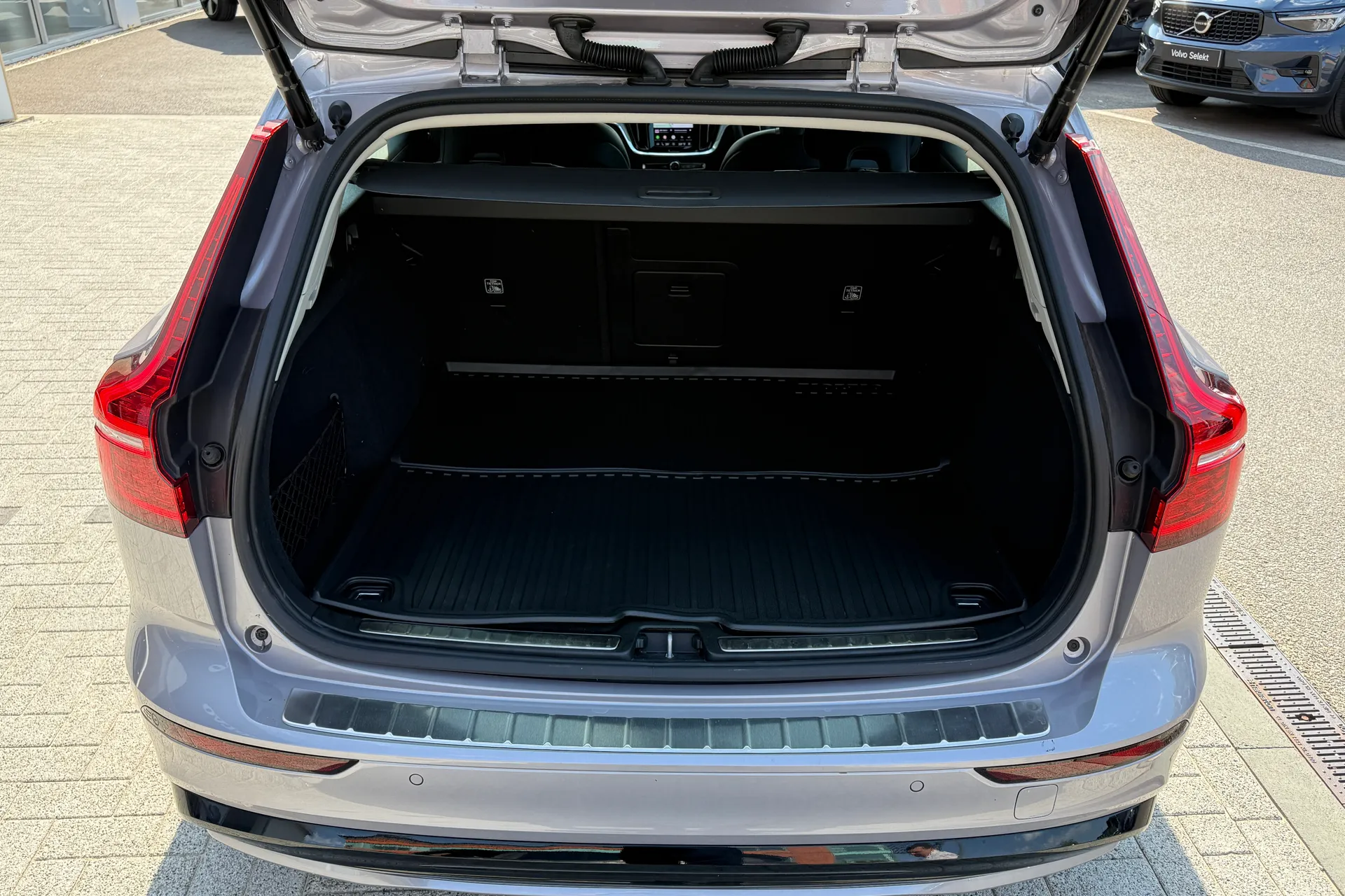 Volvo V60 thumbnail image number 20