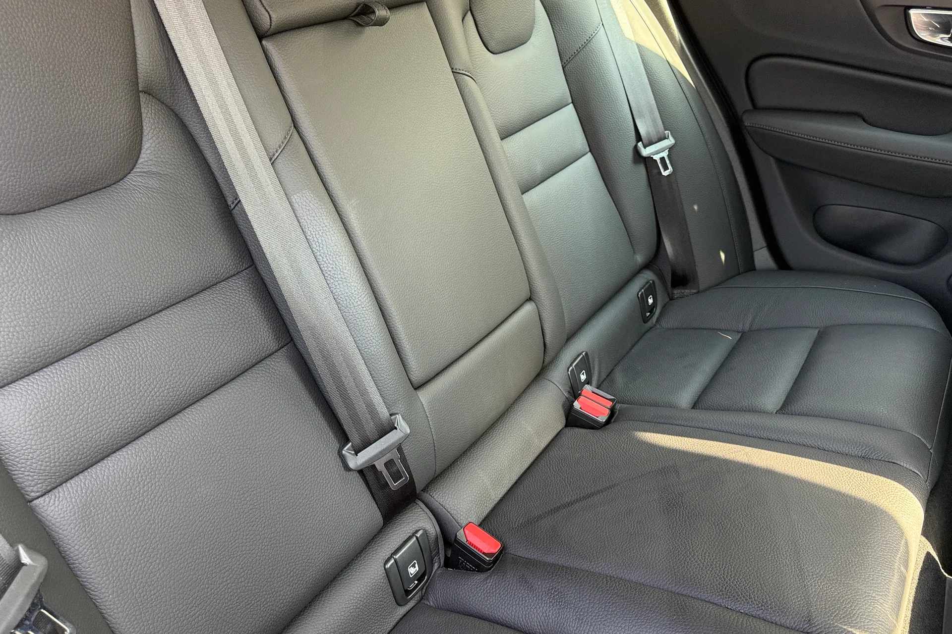 Volvo V60 thumbnail image number 25