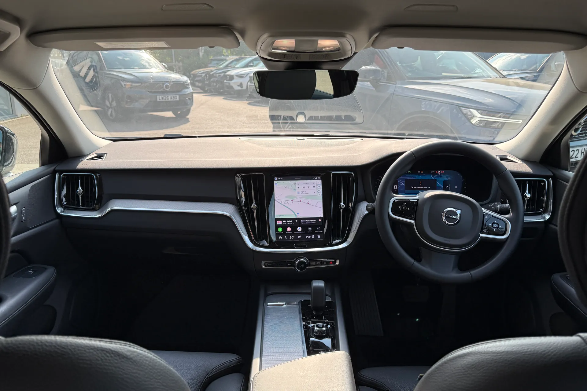 Volvo V60 thumbnail image number 3