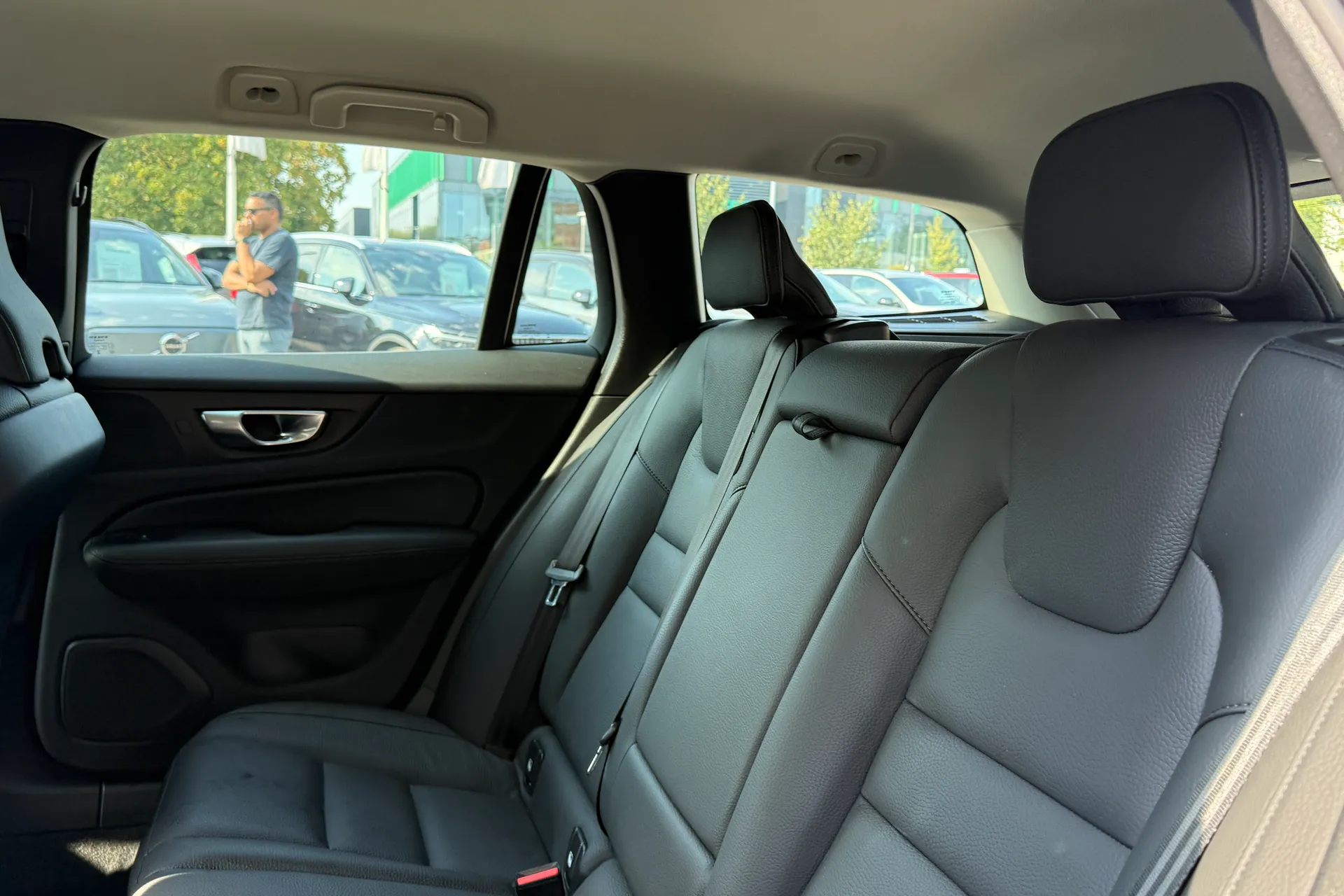 Volvo V60 thumbnail image number 30