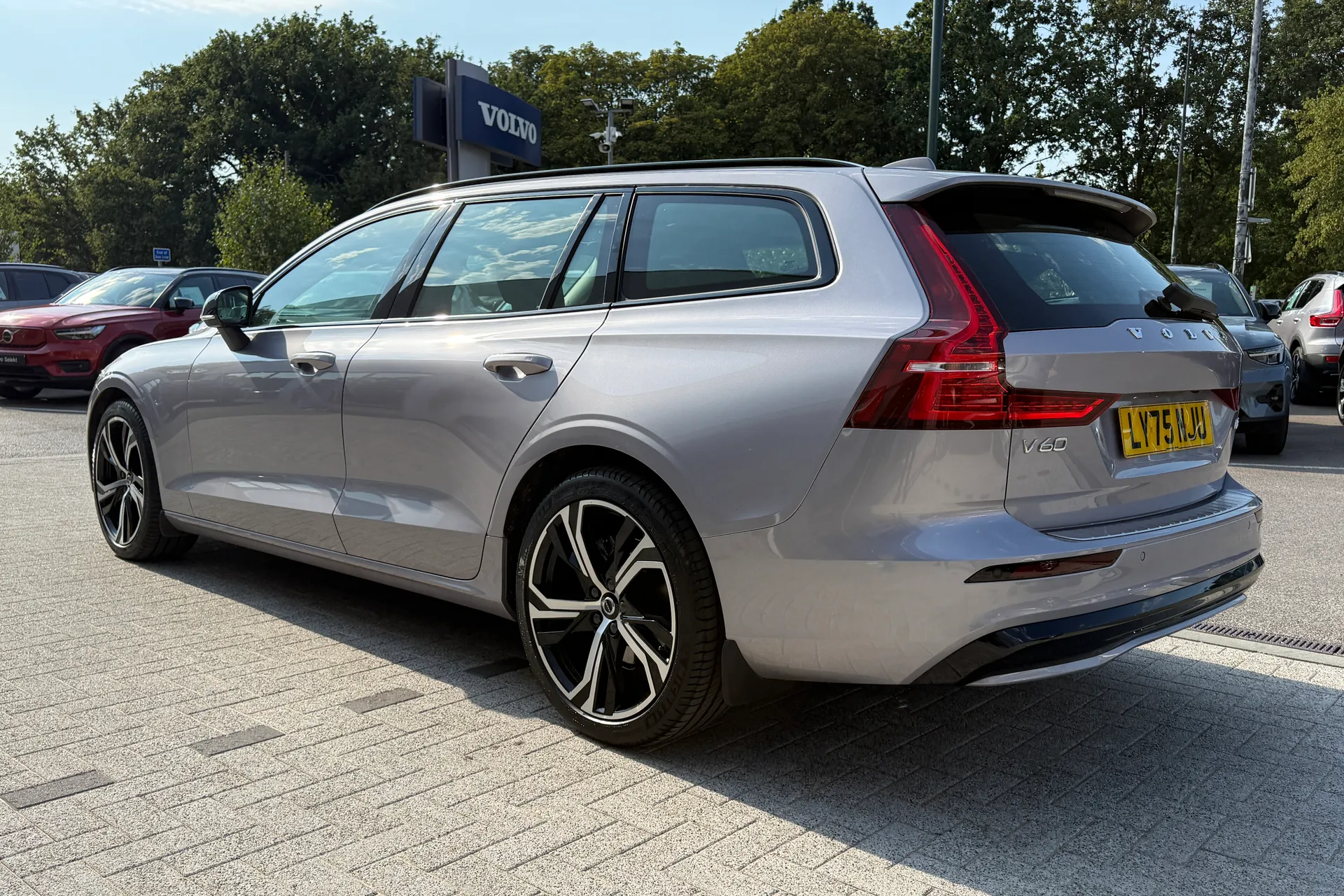 Volvo V60 thumbnail image number 10