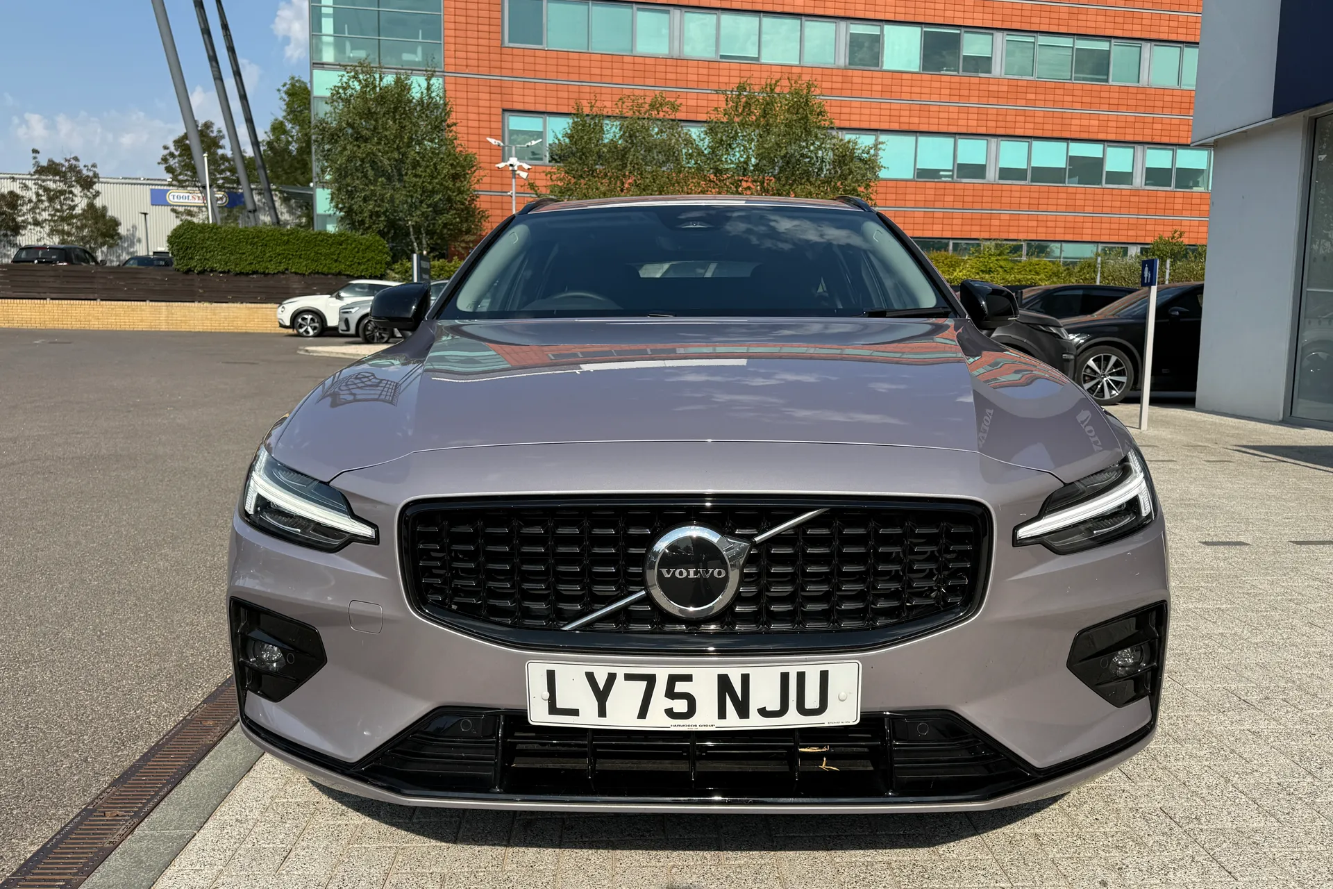 Volvo V60 thumbnail image number 13