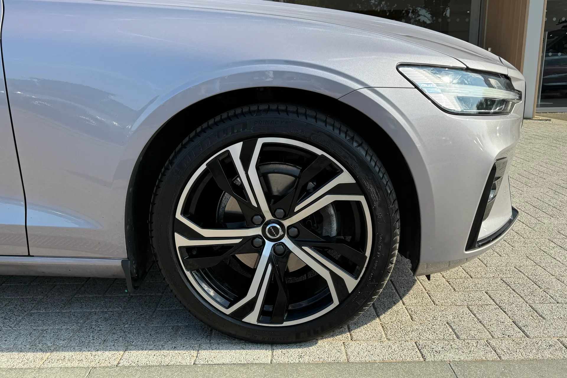 Volvo V60 thumbnail image number 14