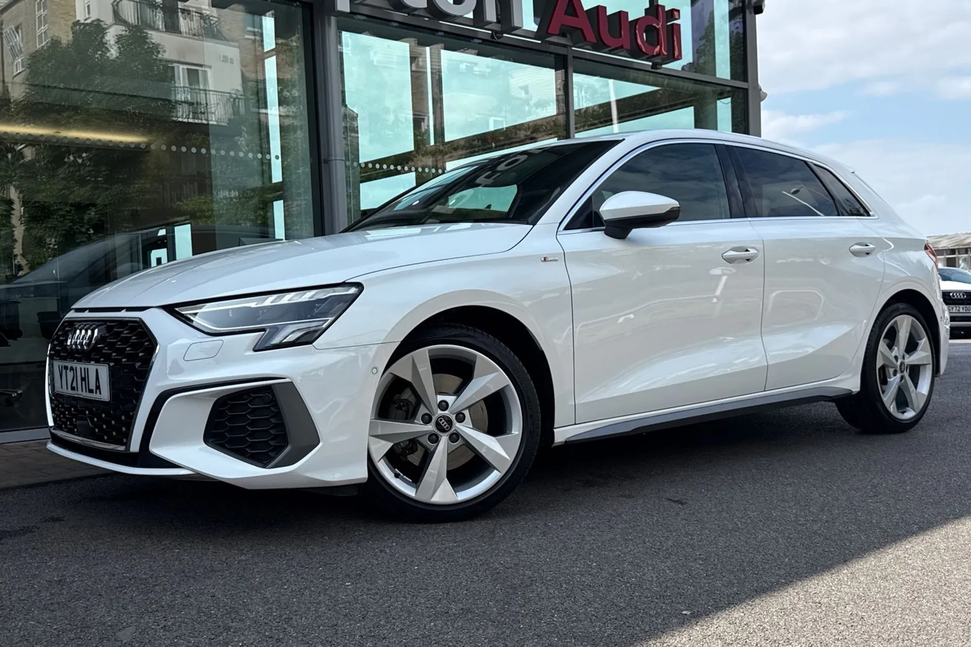Audi A3 thumbnail image number 10