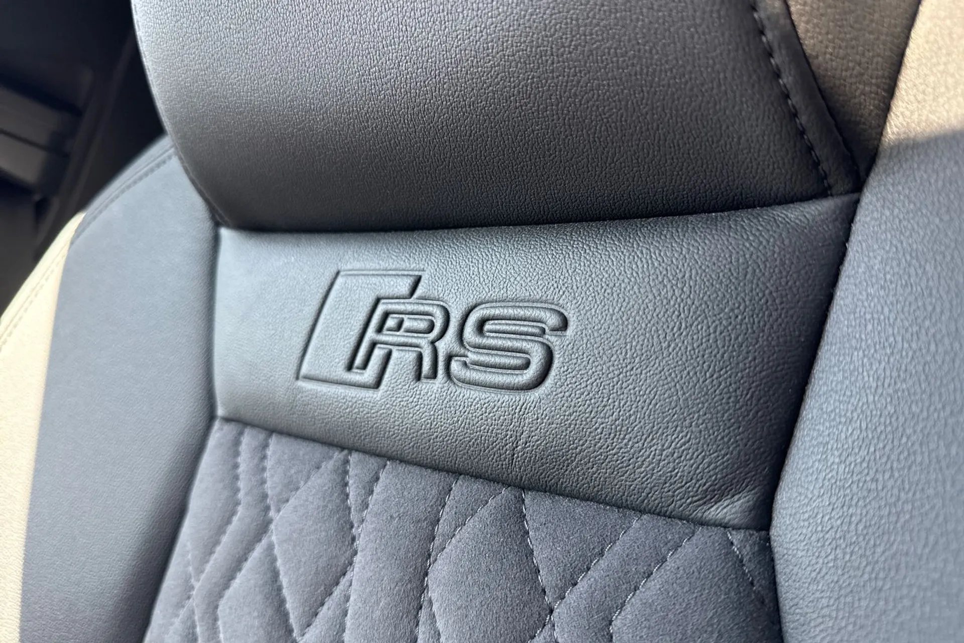 Audi RS3 thumbnail image number 44