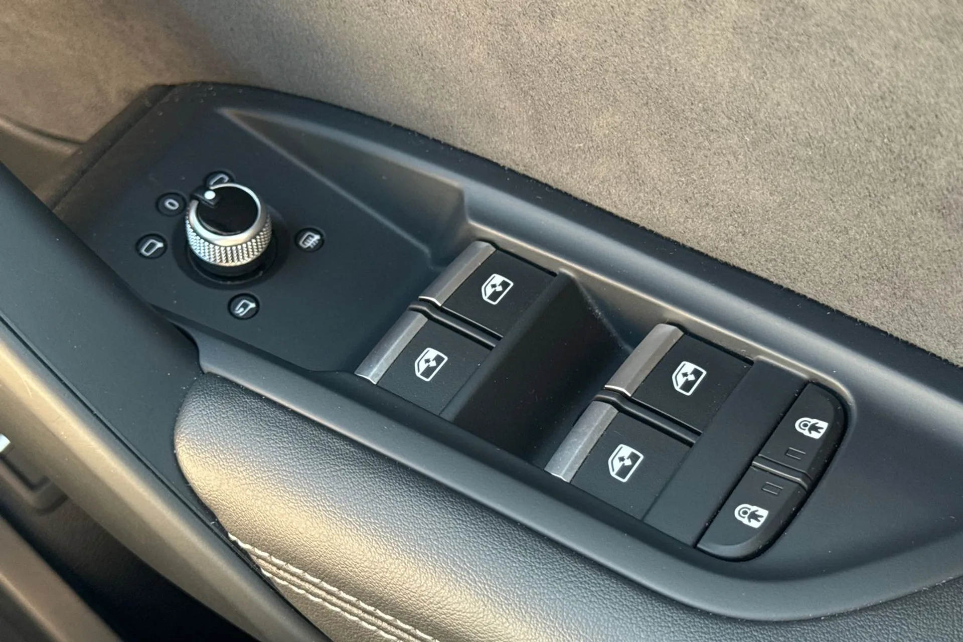 Audi Q5 thumbnail image number 18