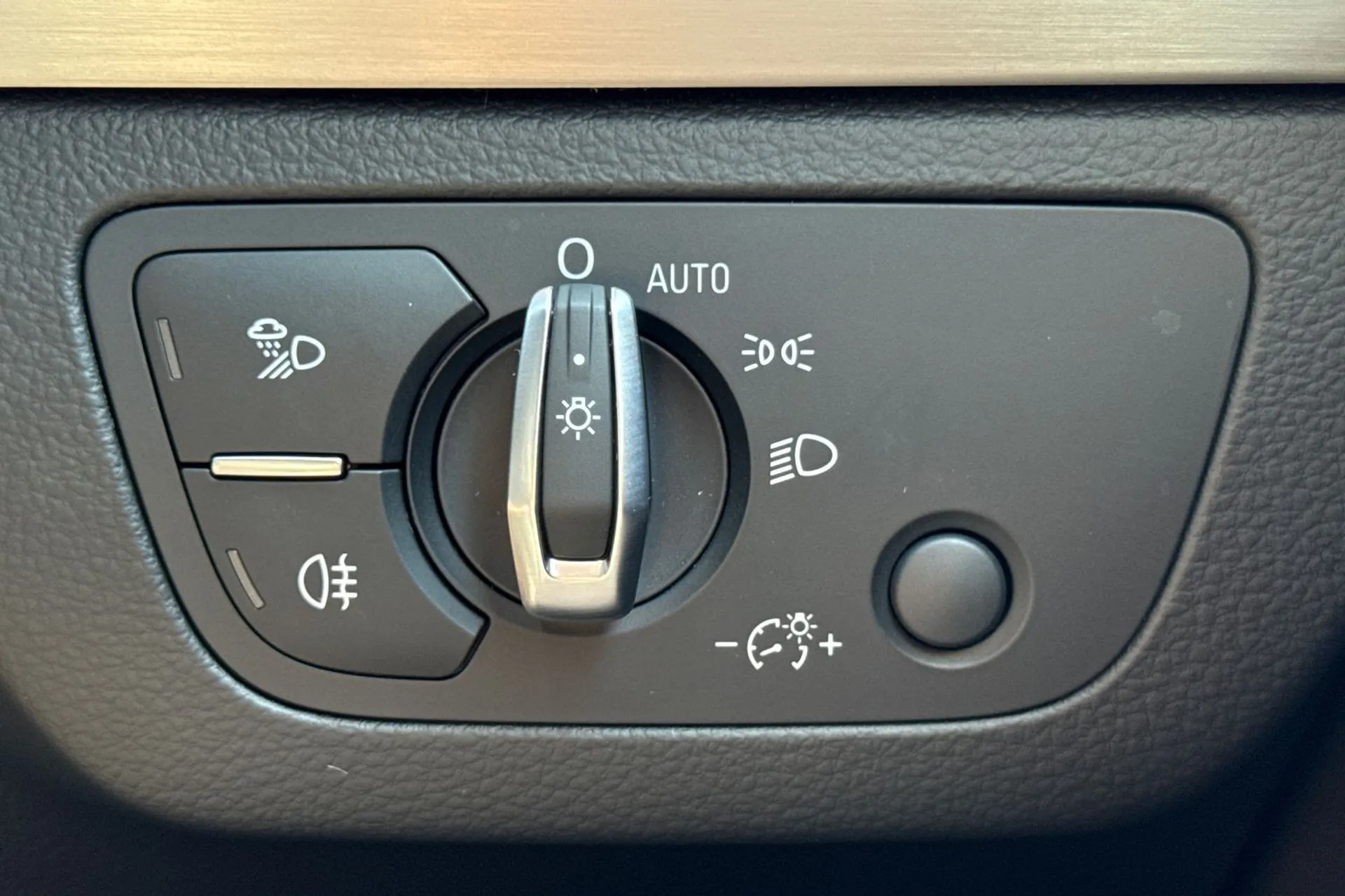 Audi Q5 thumbnail image number 23