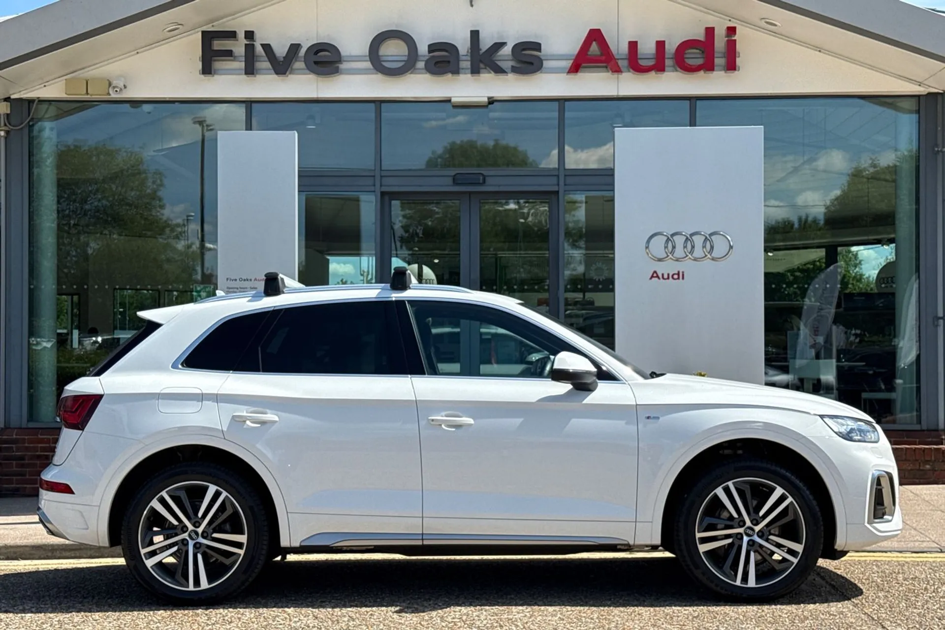 Audi Q5 thumbnail image number 2